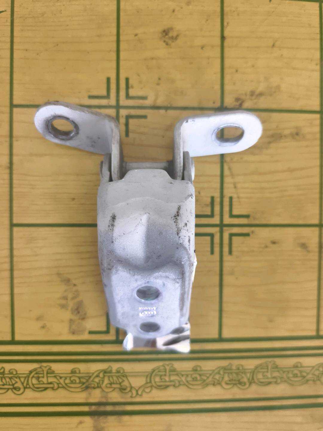793500U000 Rear Door Hinge (Lower Left)