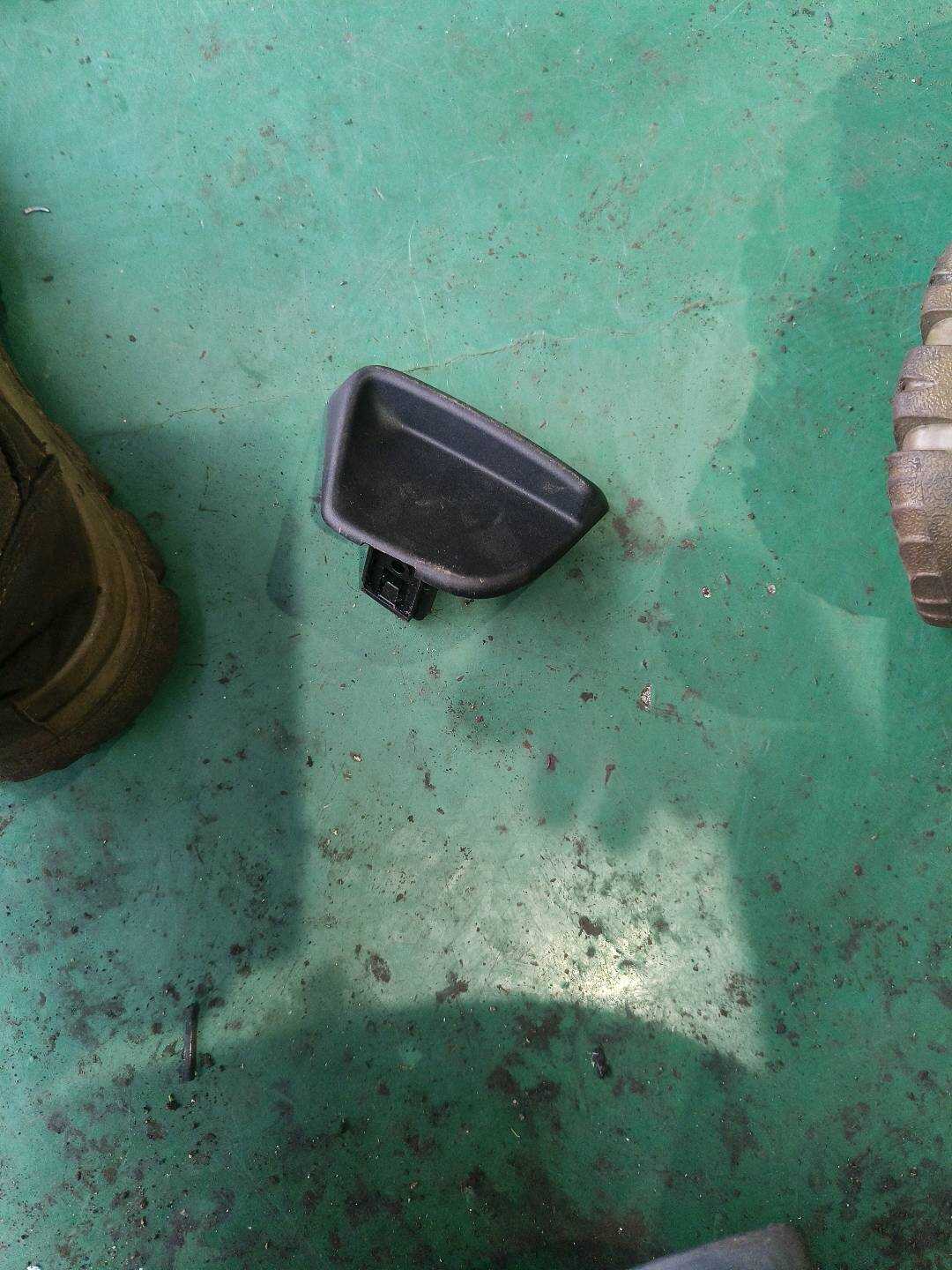 52107270148 前座椅靠背倾斜度调整控制杆(右)