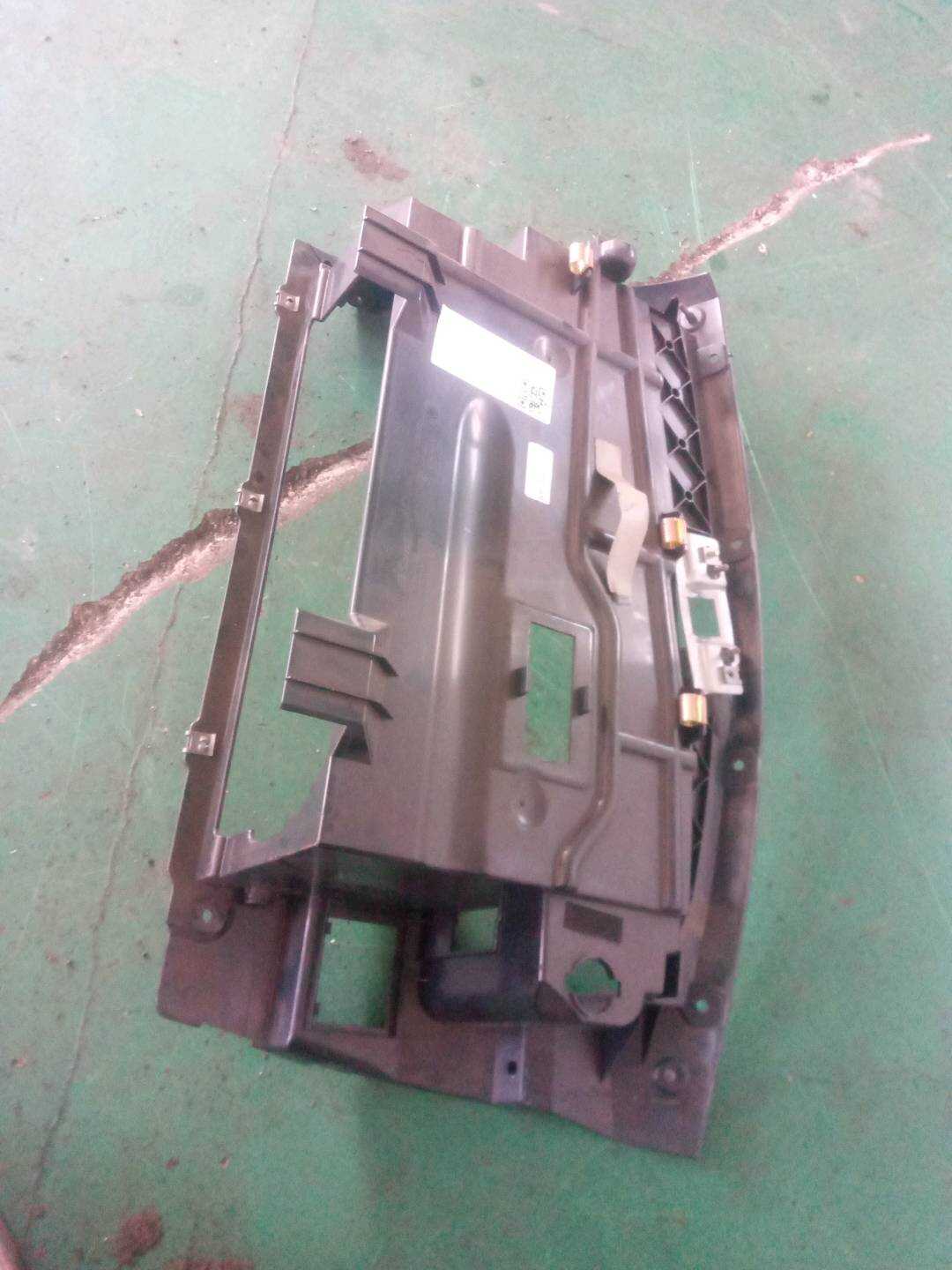51167034080 仪表台杂物箱
