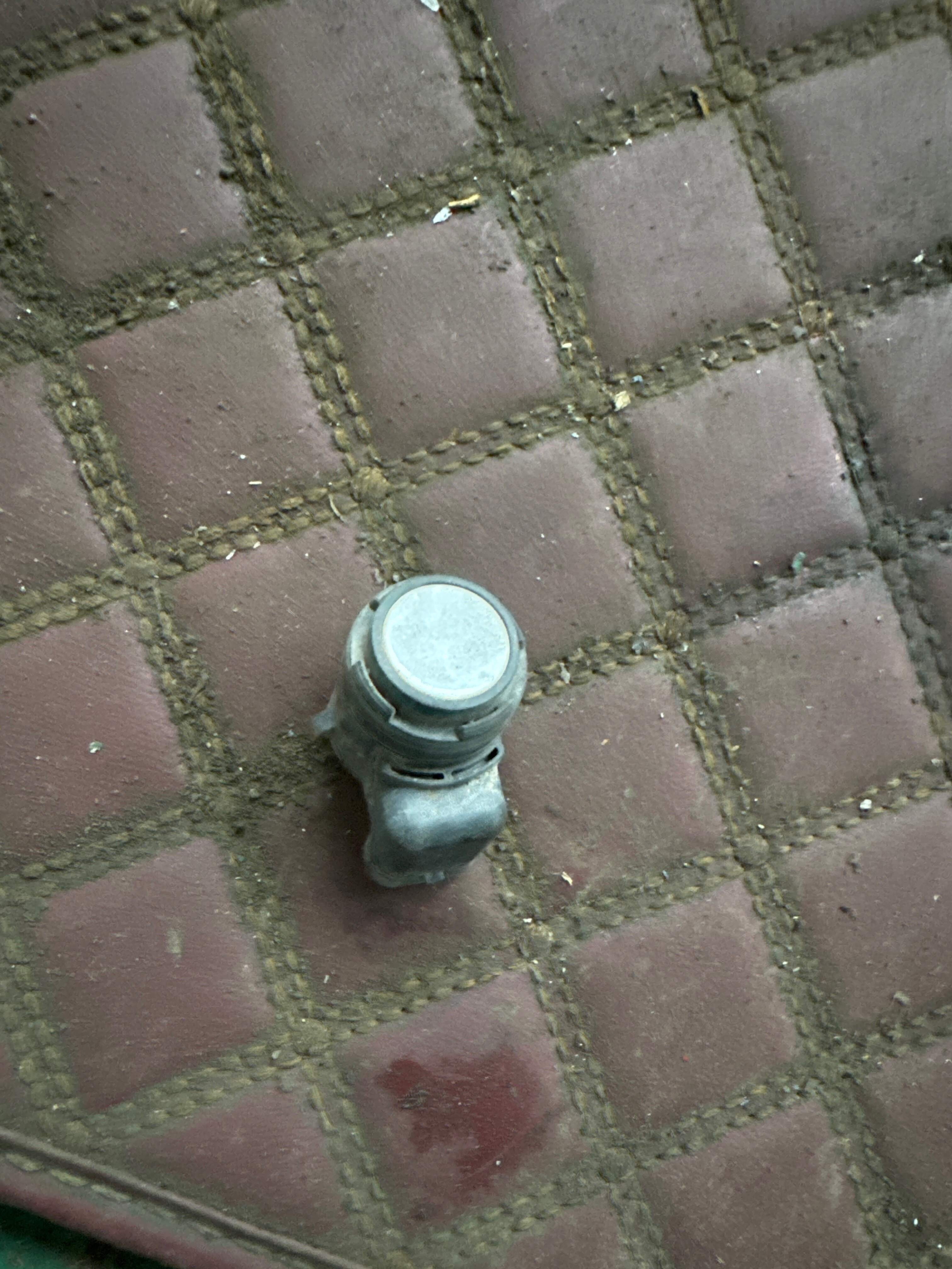 66209283753 前保险杠电眼