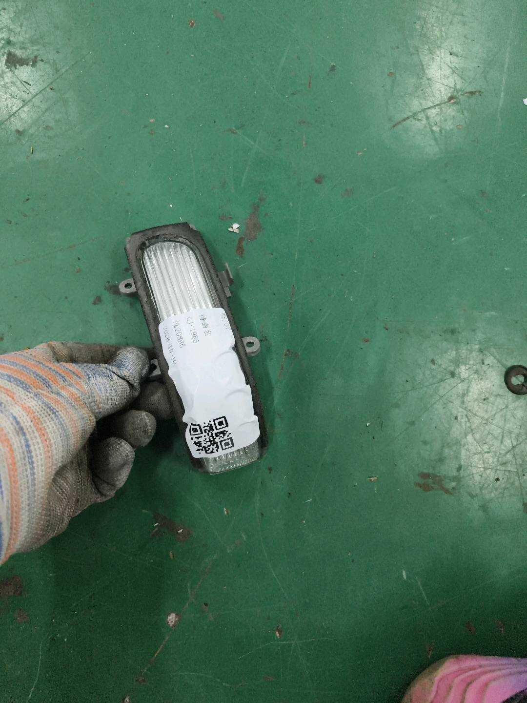8174006042 倒车镜转向灯（右）