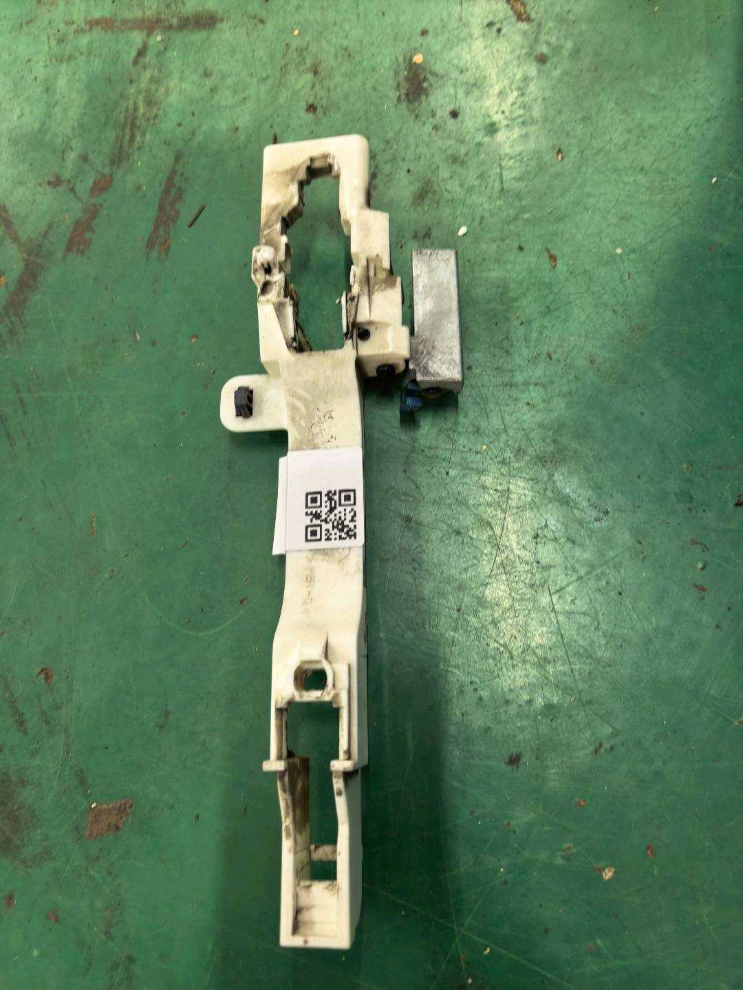 72142TL0E01 前门外拉手固定框(右)