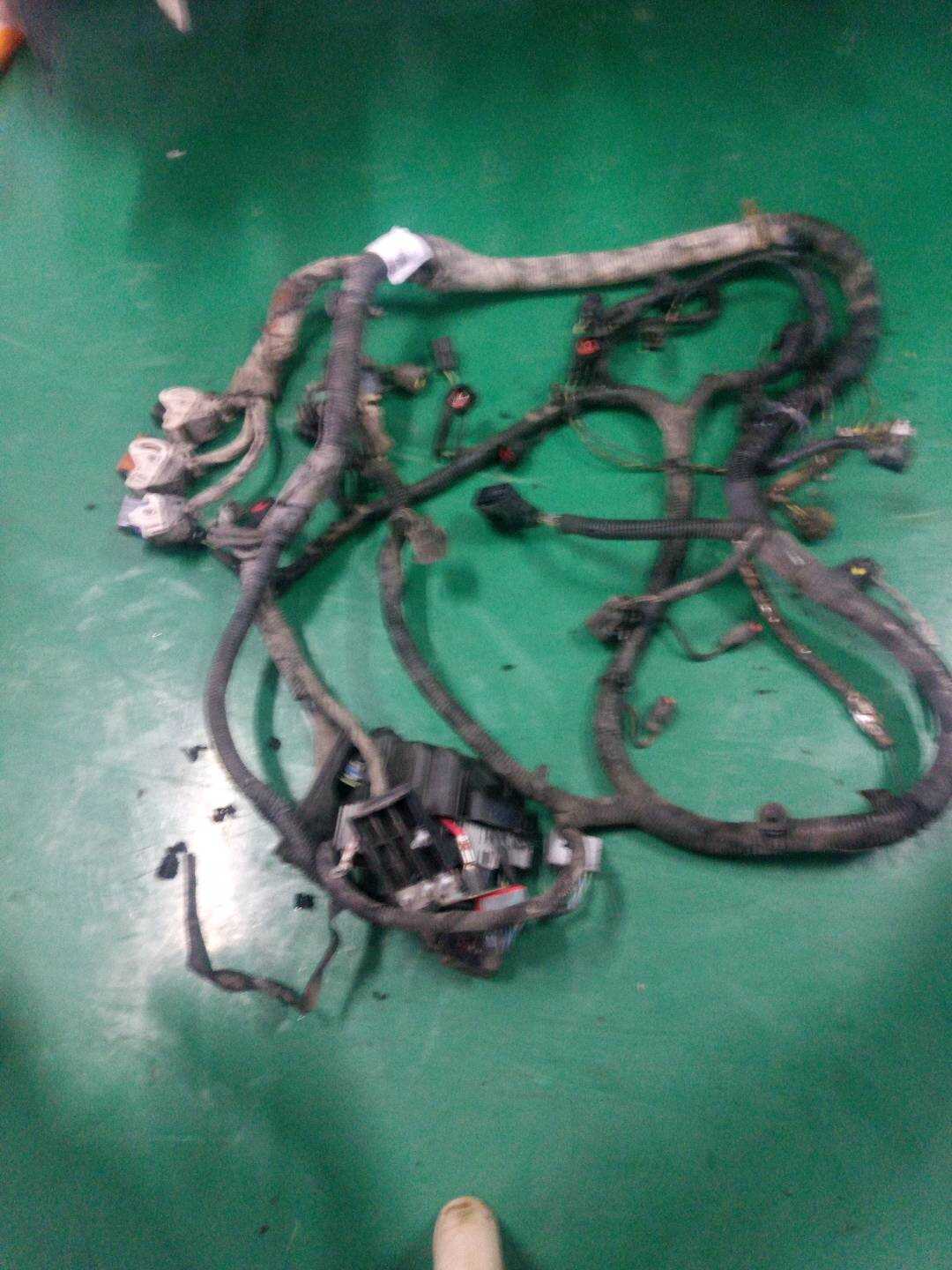 8G9T12A690YAA 发动机线束