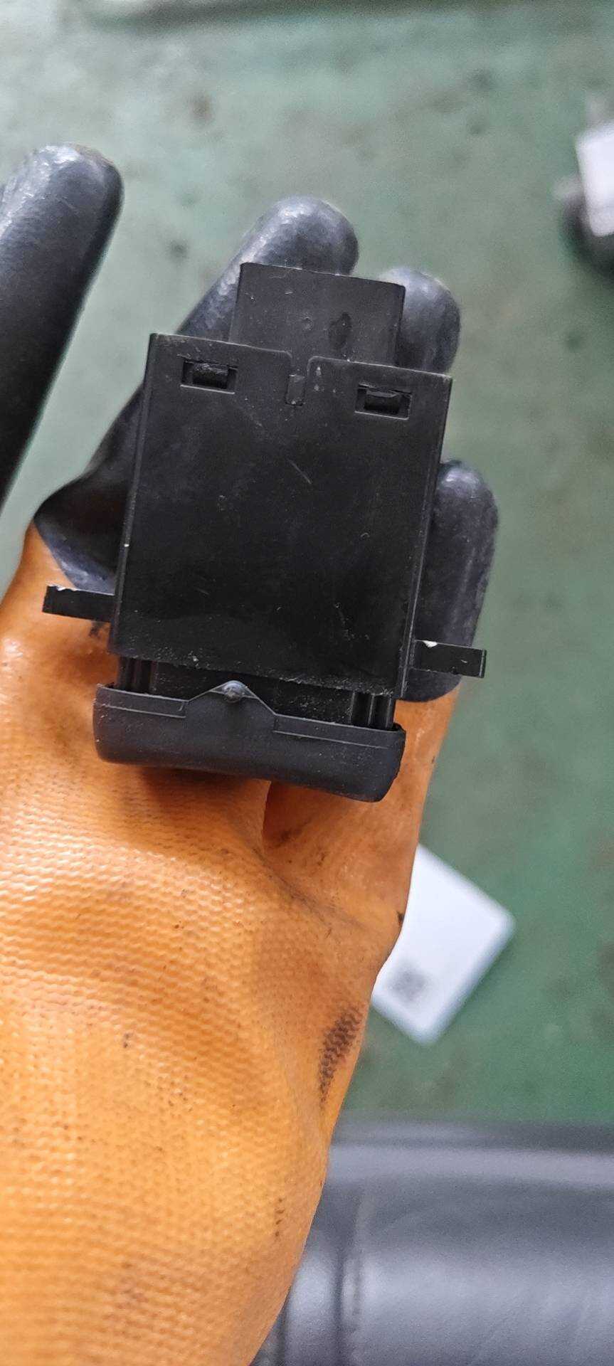 35650TA0A01ZA 驾驶员座椅加热开关