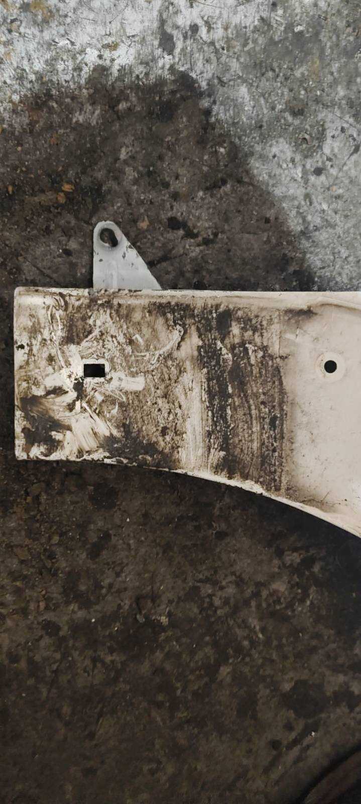 5322001 Front Fender, Right