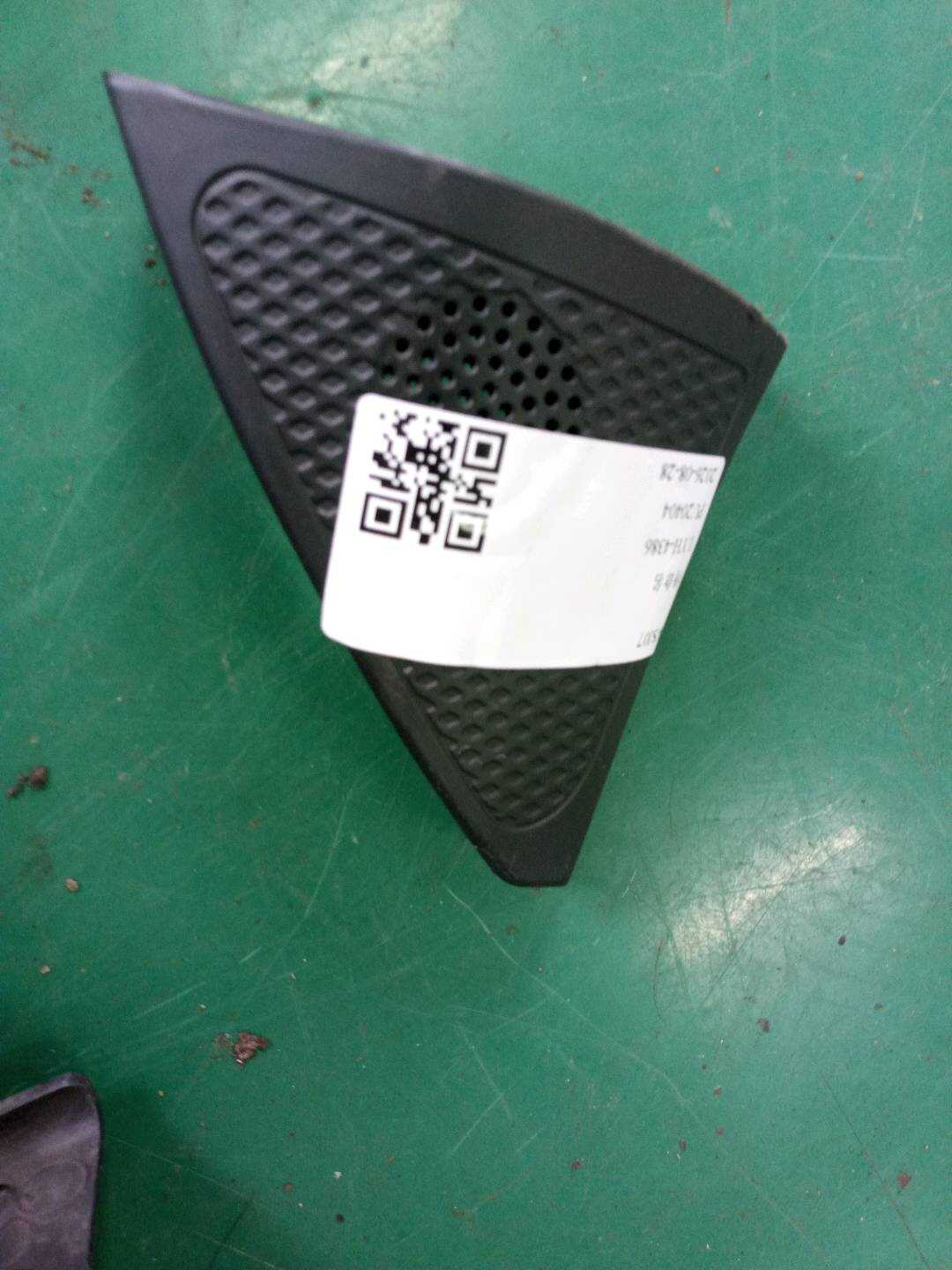 A22172803568L35 倒车镜三角饰板(左内)
