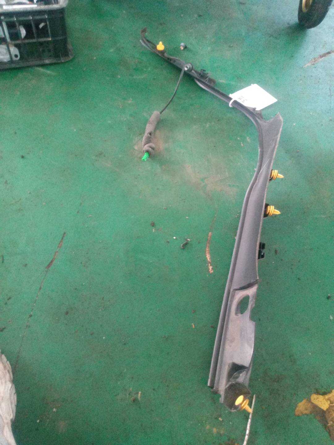 T4A12938 尾盖内饰板饰盖(左)