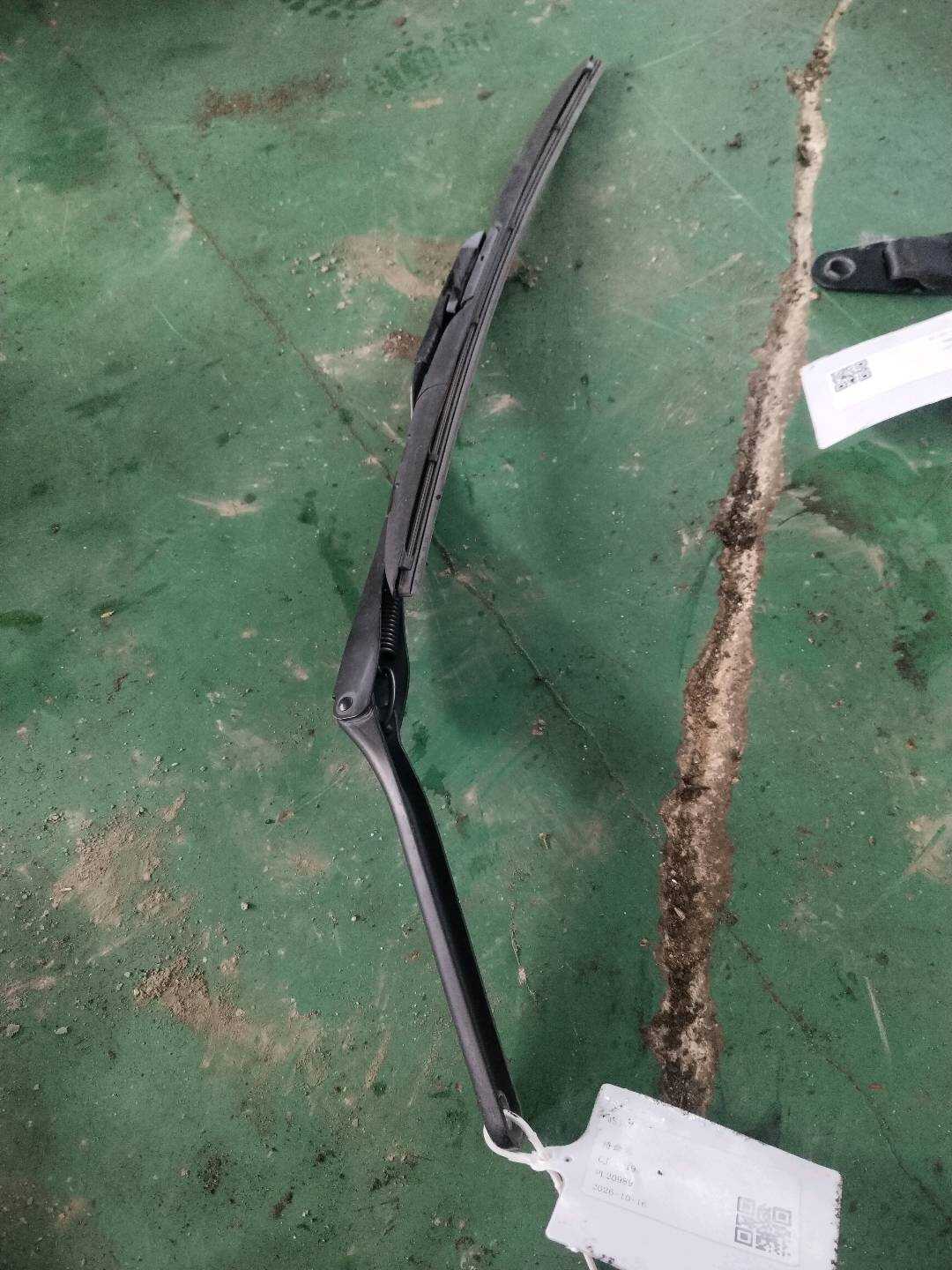 61619449974 Front Windshield Wiper Arm, Left
