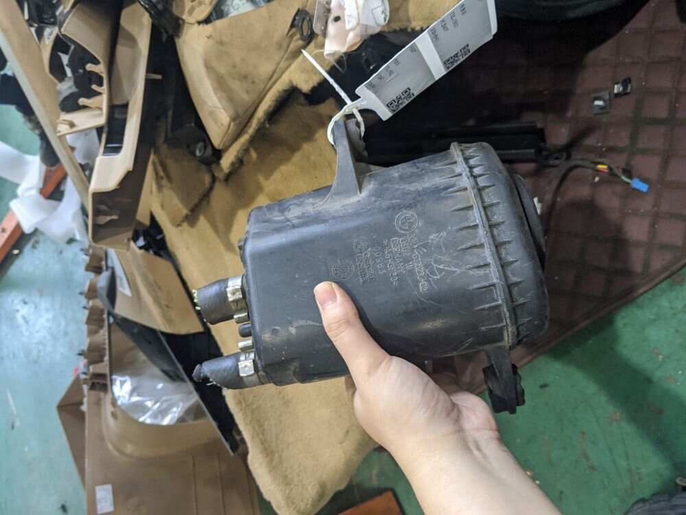 32416776237 转向助力泵油壶