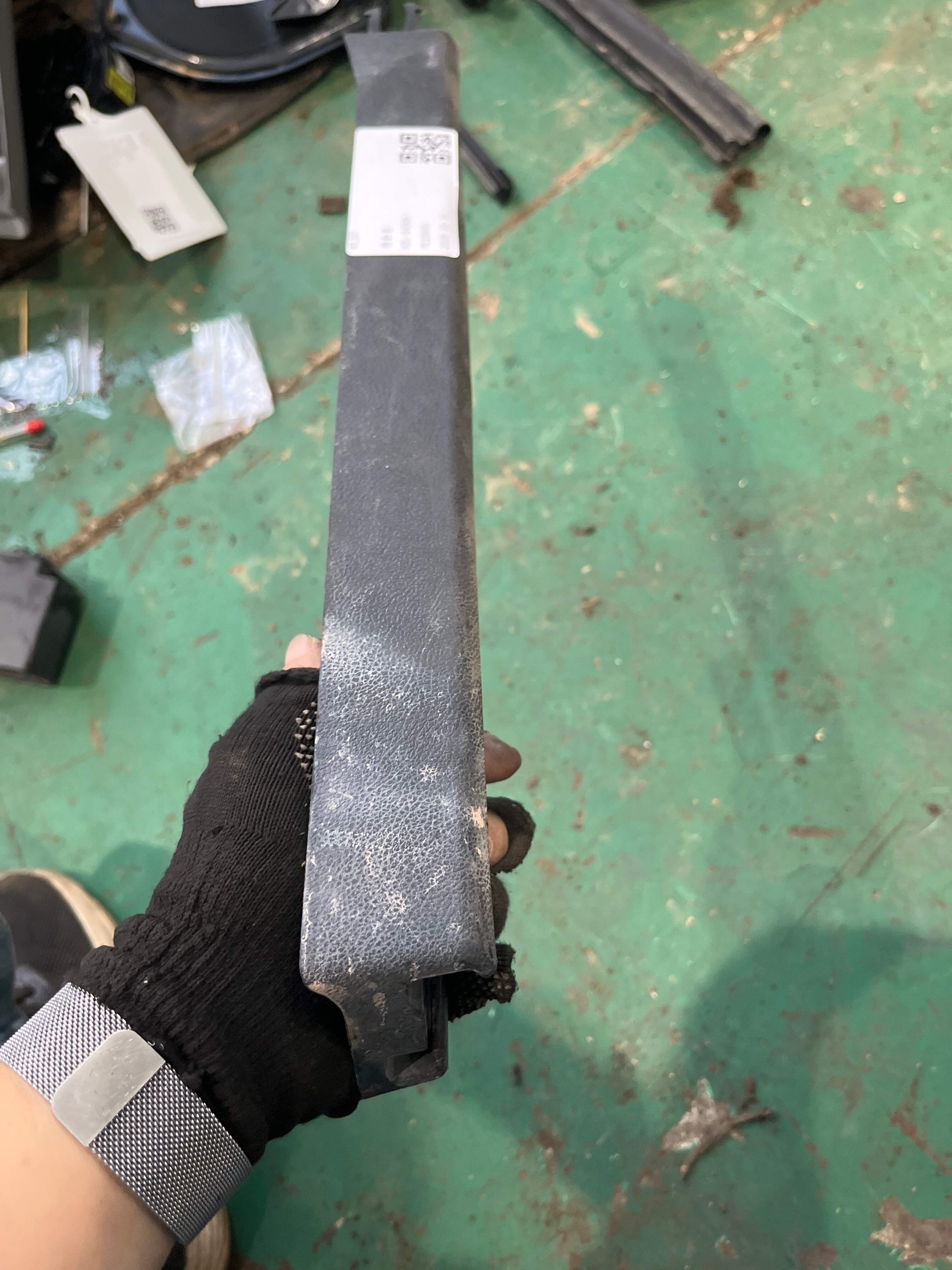 7L0881464K 导轨盖板 用于座椅: