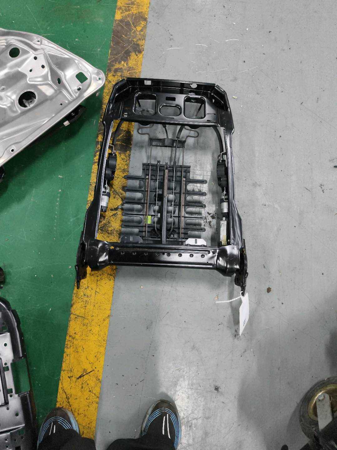 8E0881515A Driver Seat Backrest Frame