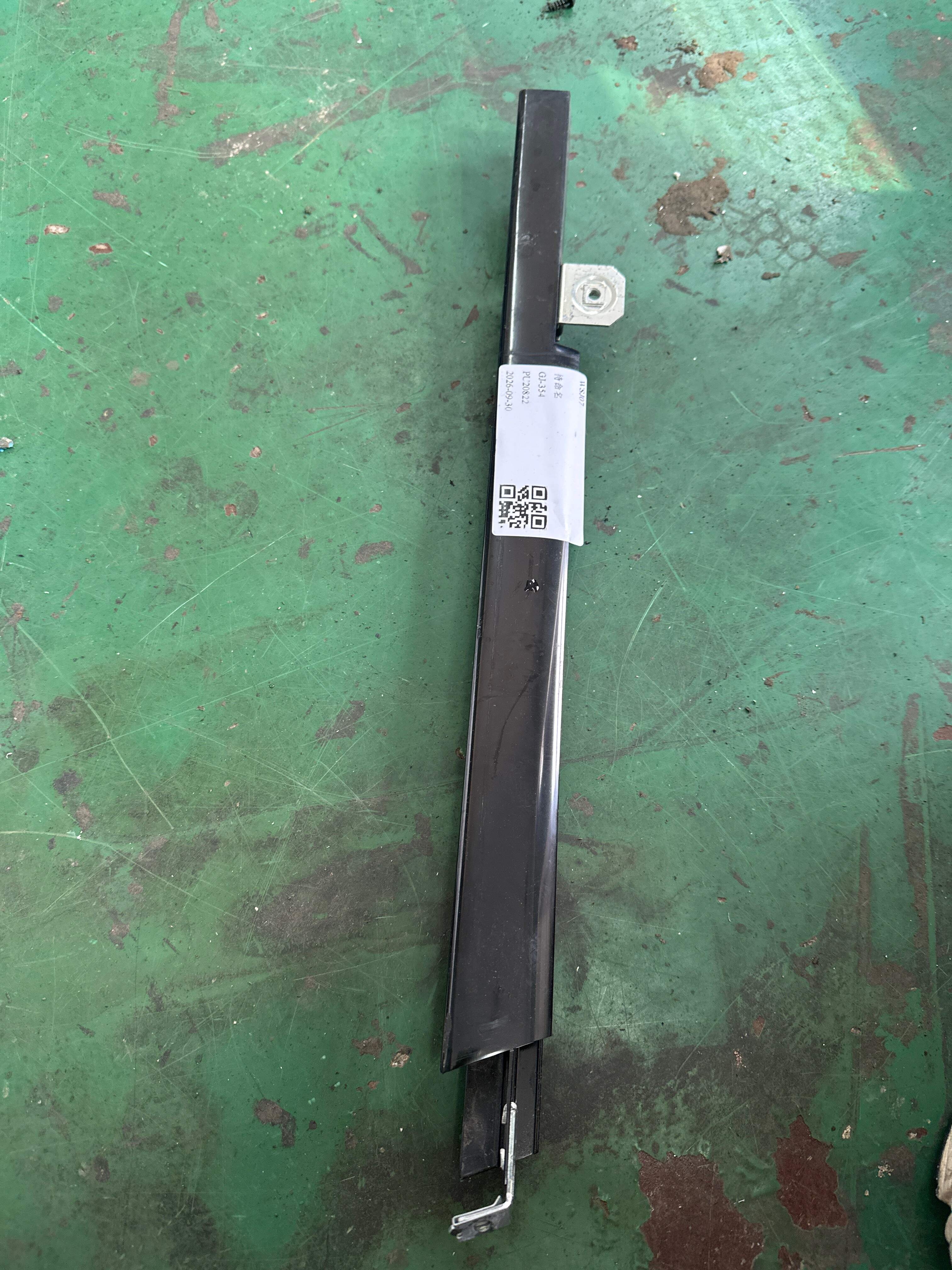 A2057301019 后门玻璃导轨(右后)