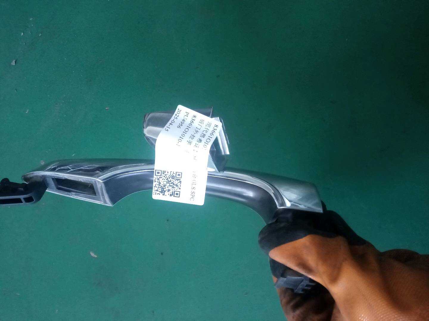 83661O1010 后门外拉手(右)