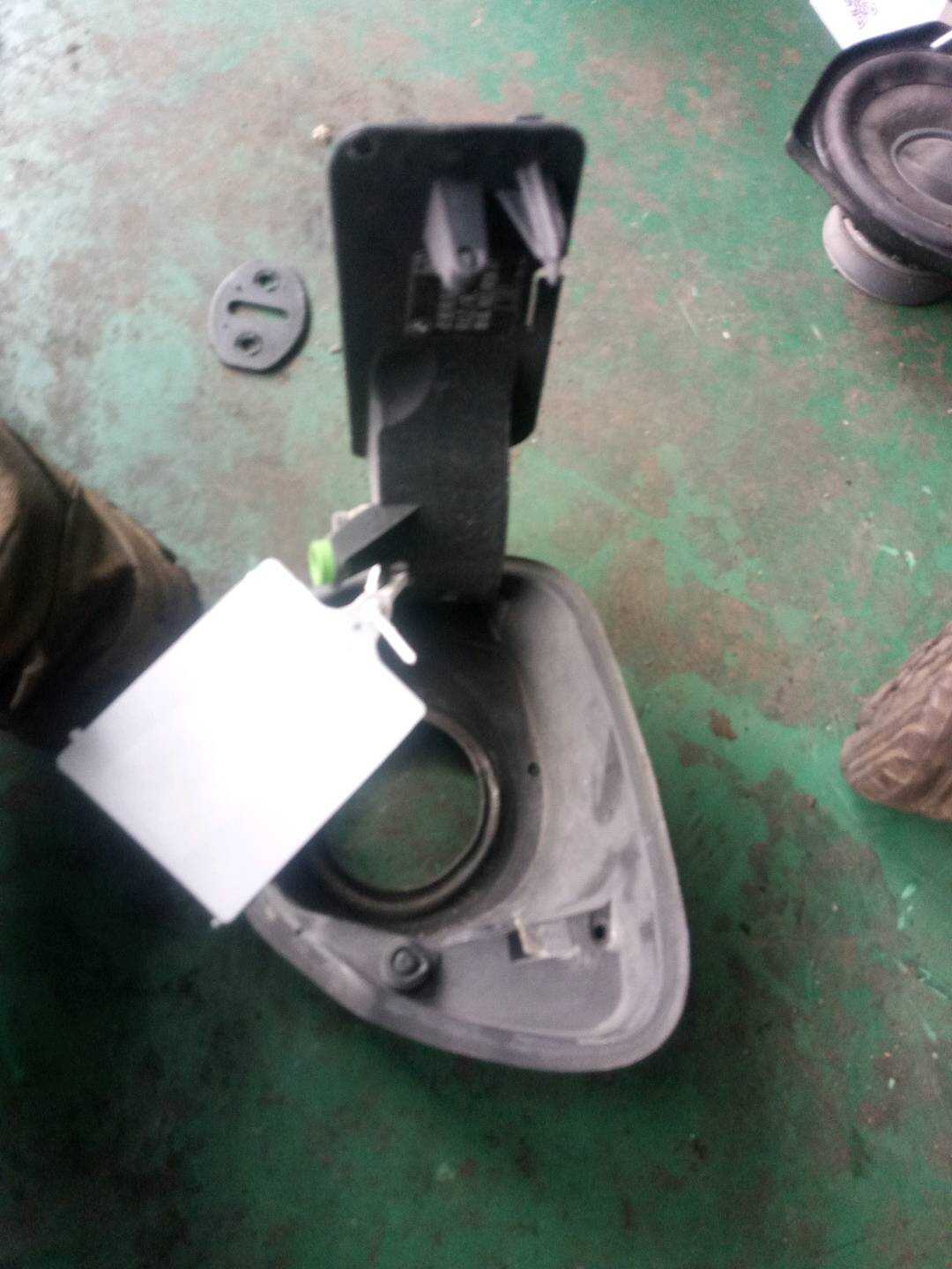 51177191267 燃油箱加注底座