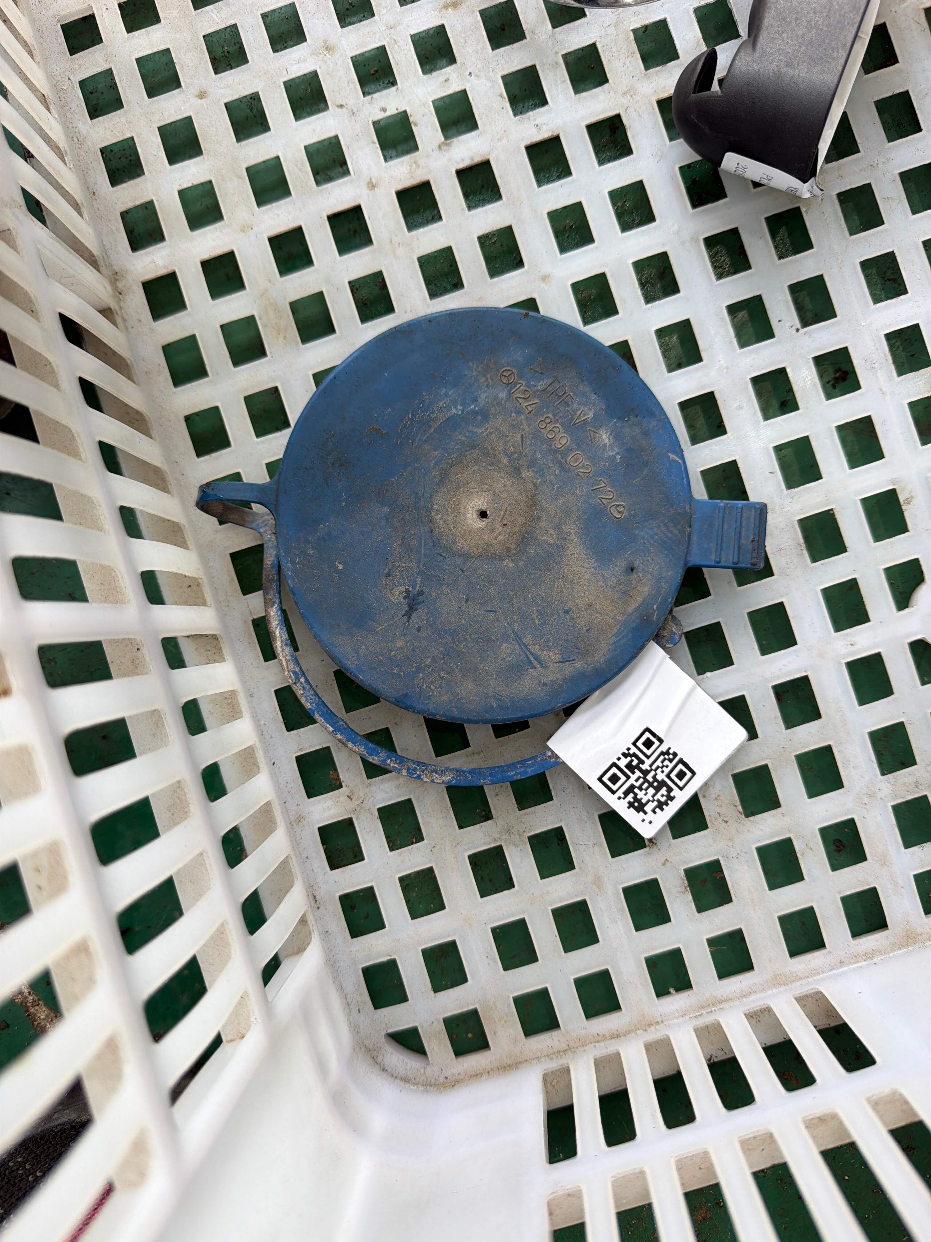 A1248690272 Front Windshield Washer Reservoir Cap
