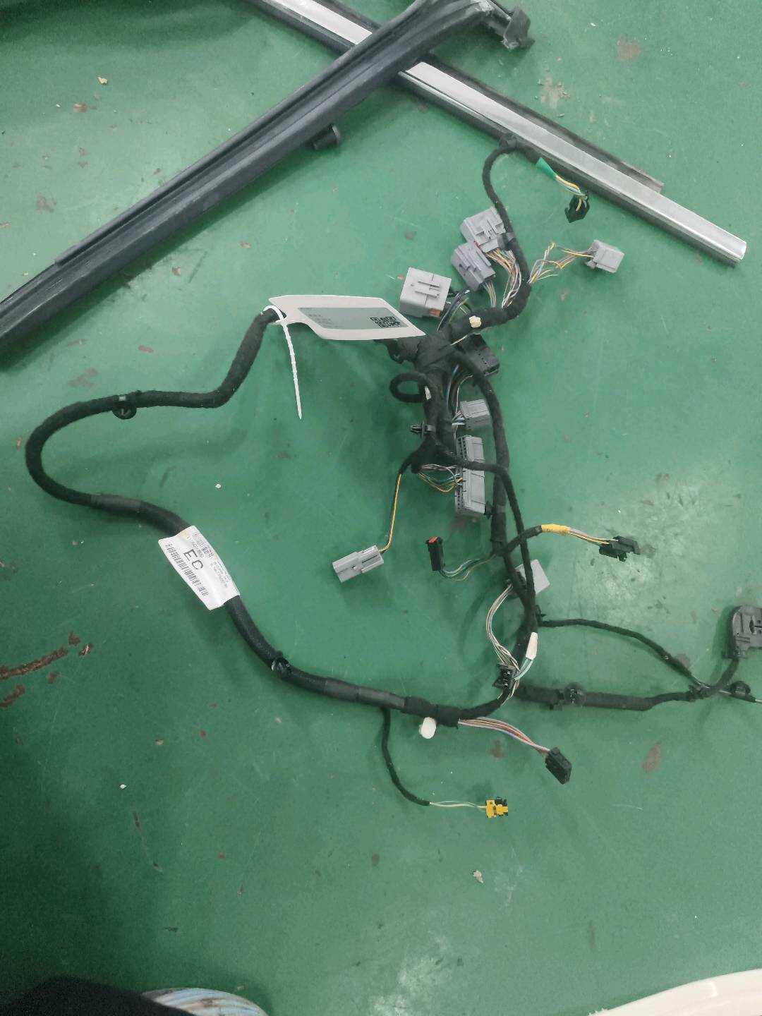 C2Z15003 驾驶员座椅线束总成