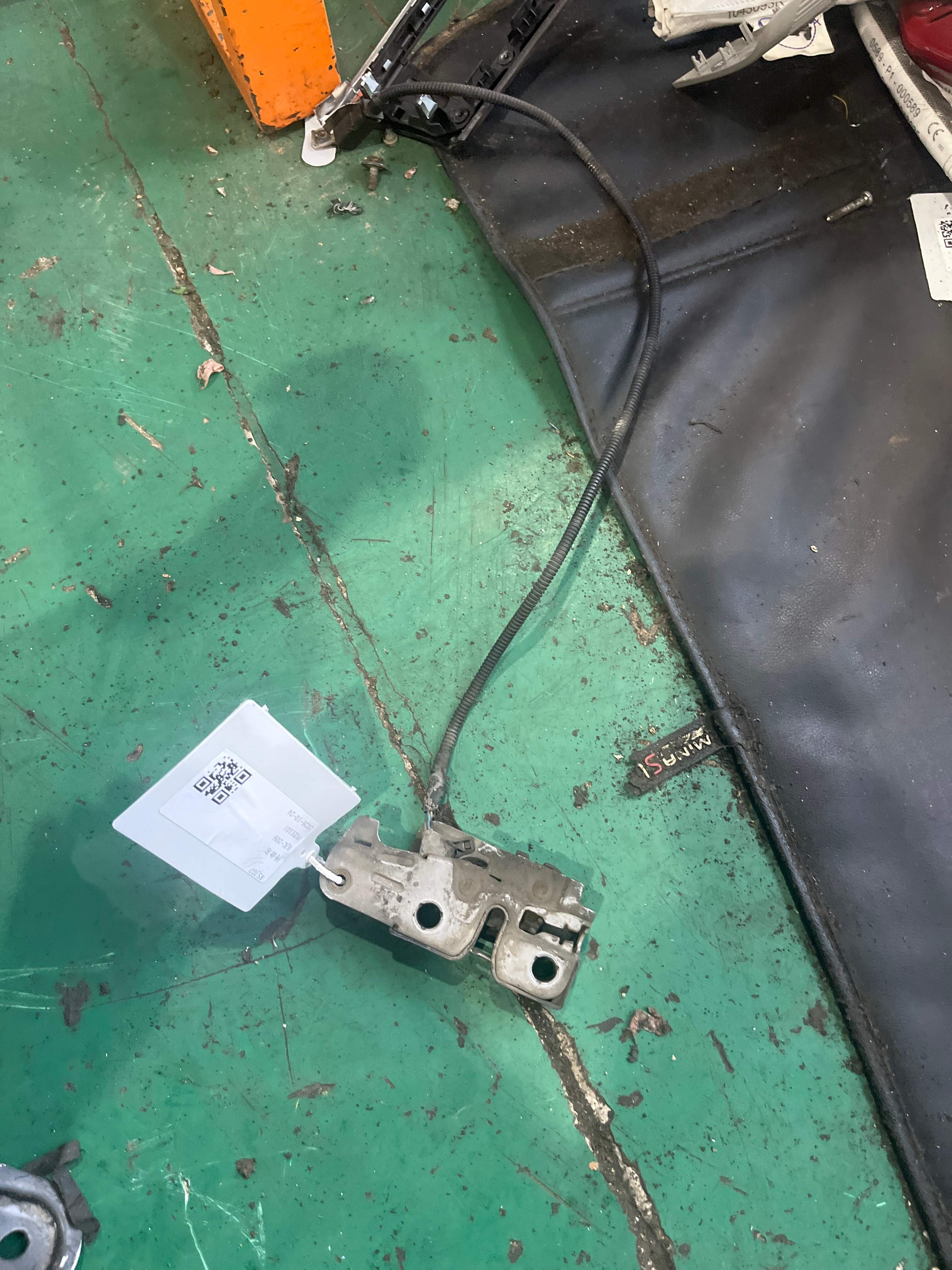 5K1823509 Front Hood Lock
