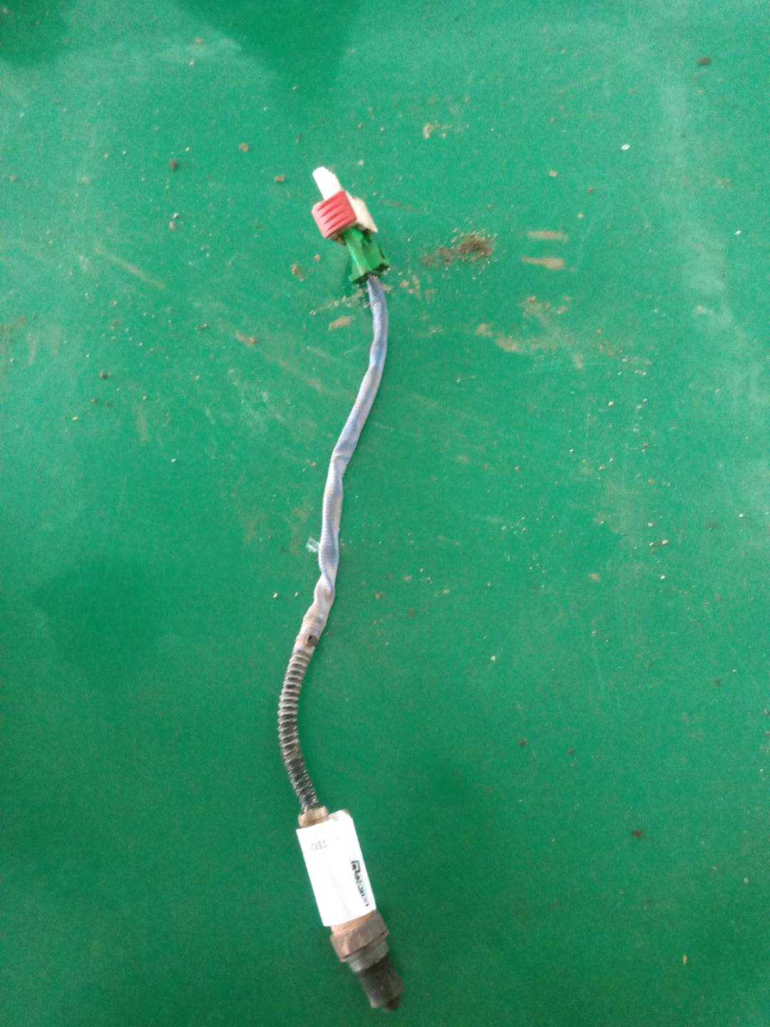 2052000100 Oxygen Sensor, Front