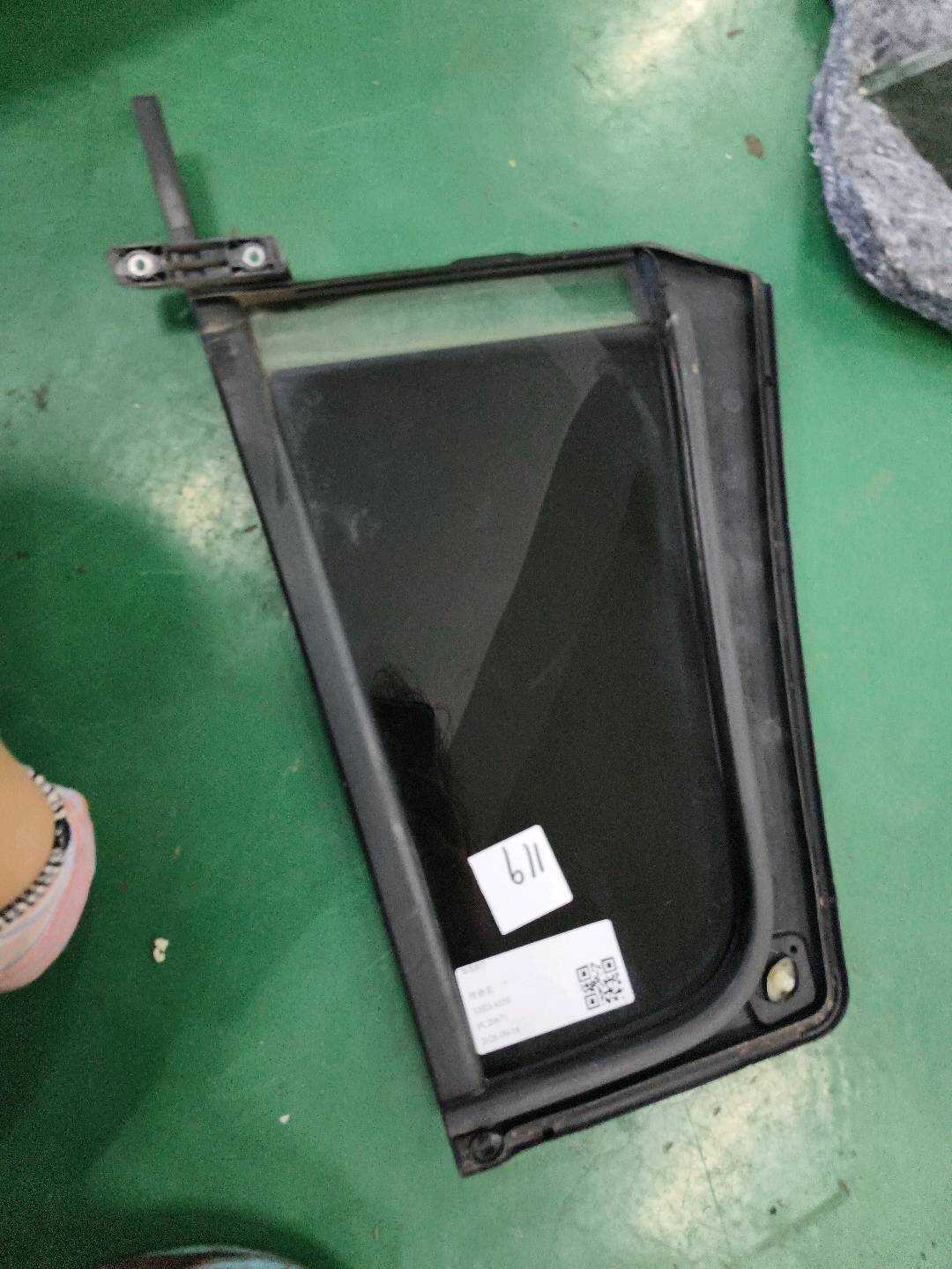 5N7845213 后门三角窗玻璃（左）