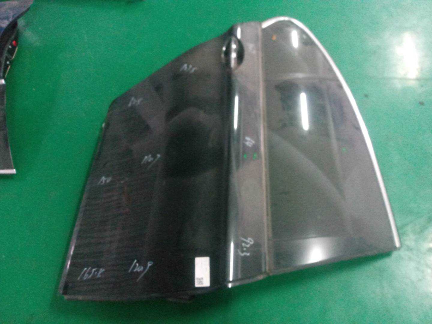 41527208054 后门壳（右）