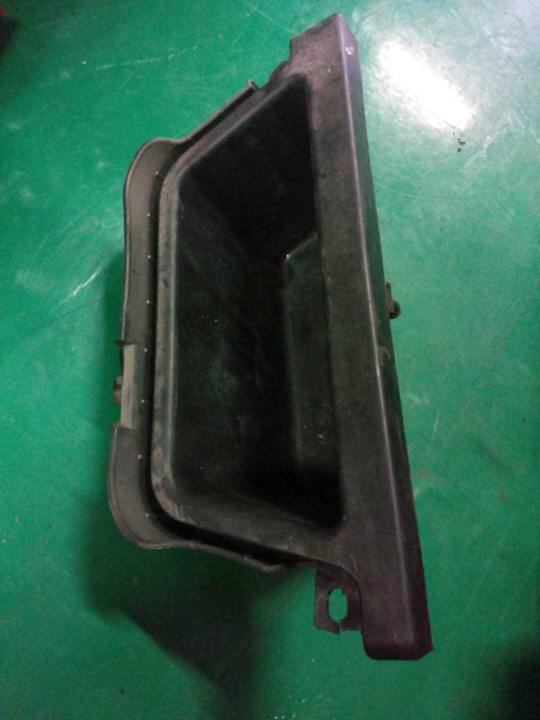 51476955022 行李箱地板储物箱(右)