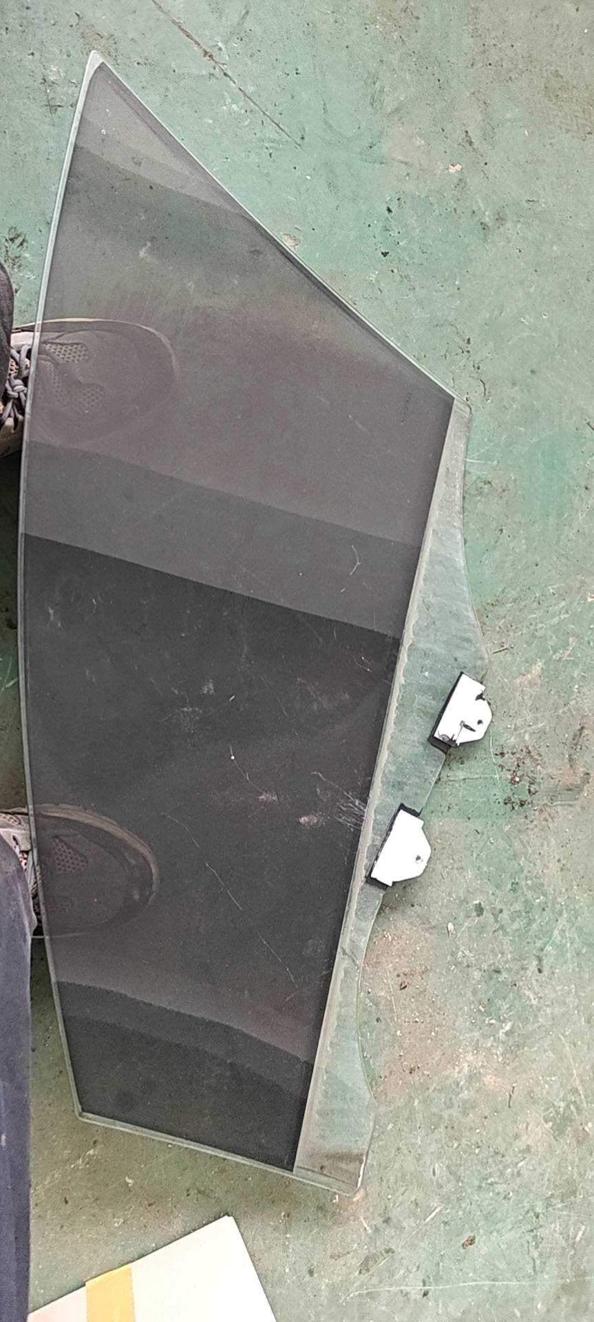 5079010300 右前车门玻璃