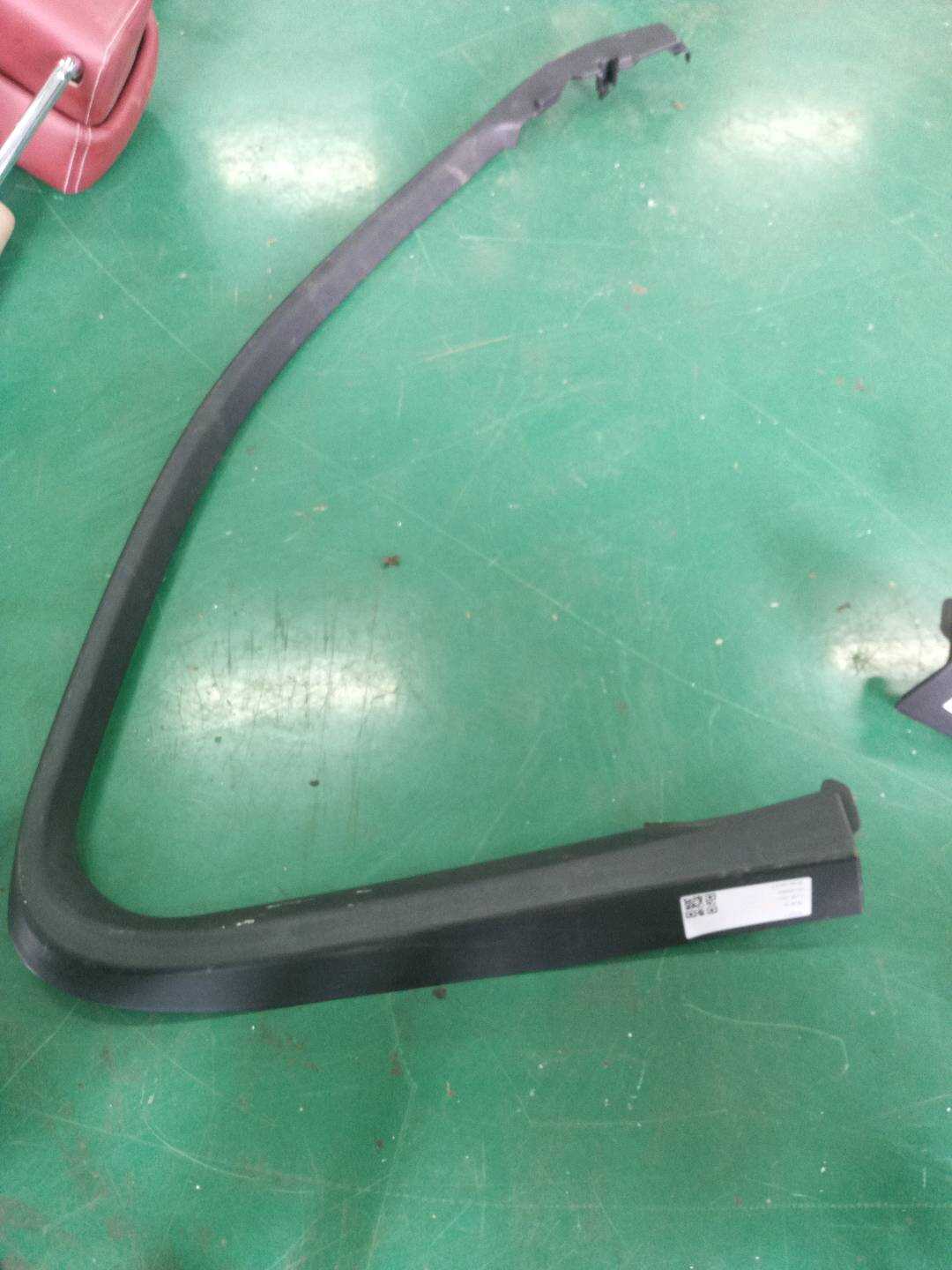 A25372703719051 Front Door Window Frame, Left