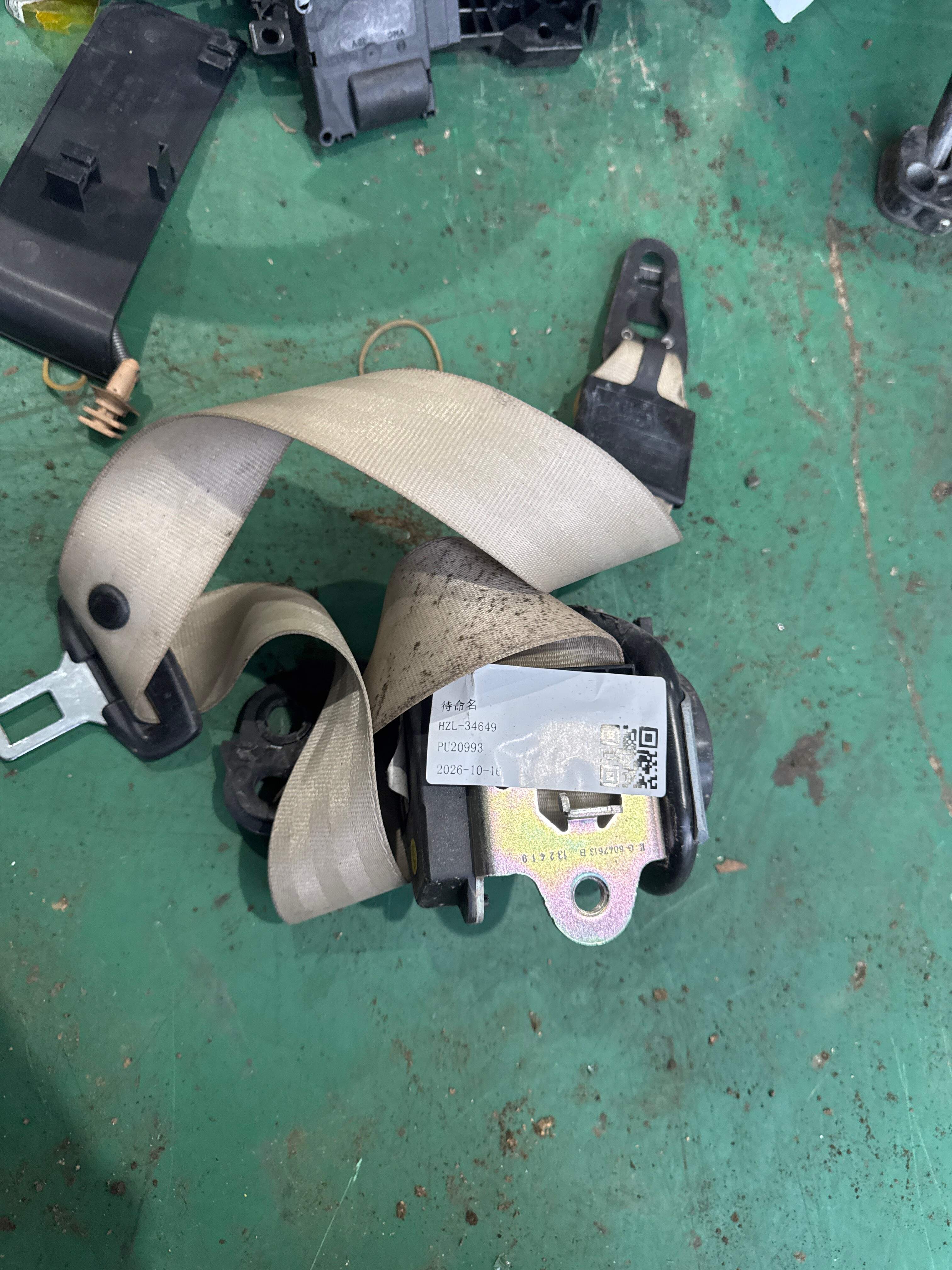 4L1857706 副驾驶员座椅安全带
