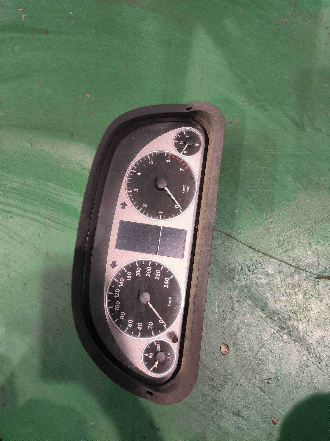 A1694400311 组合仪表总成