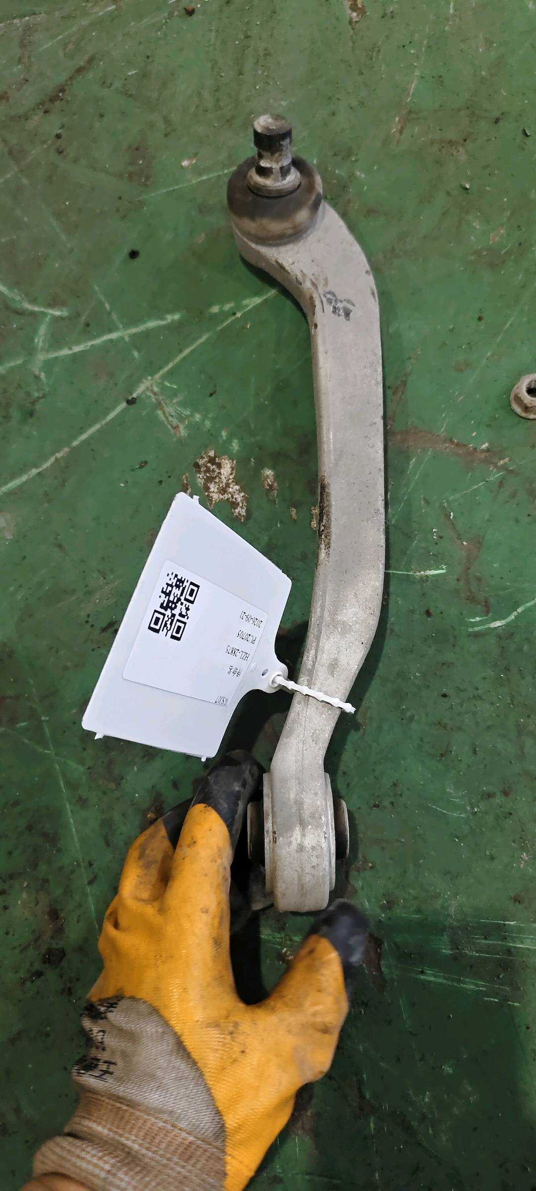 L4FD407506 前上摆臂（右前）