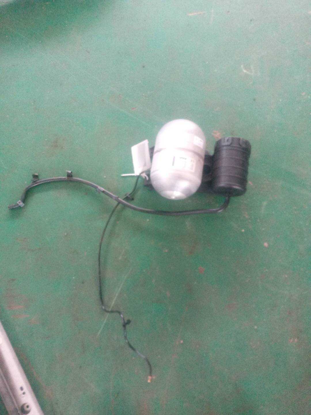 C2D2934 Coolant Reservoir