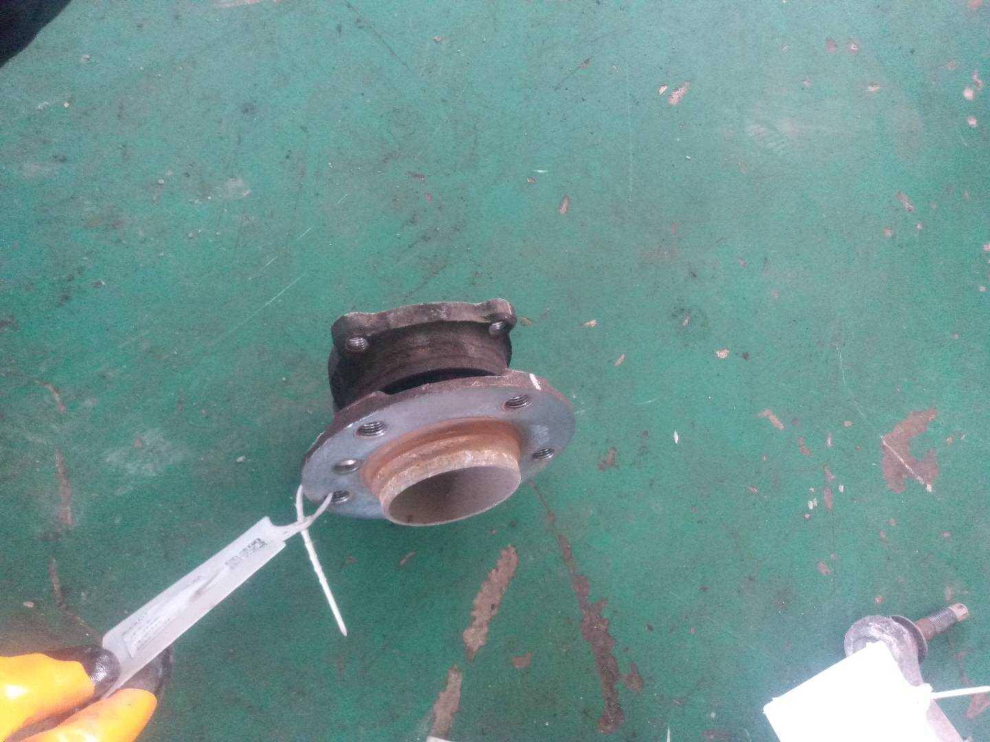 33416765566 Rear Wheel Hub, Left