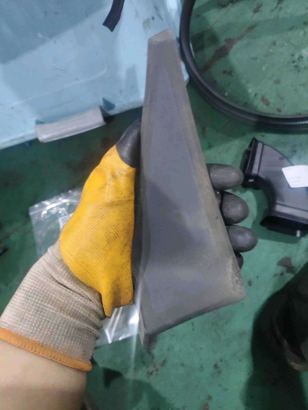 B012467 Windshield Trim Strip Right