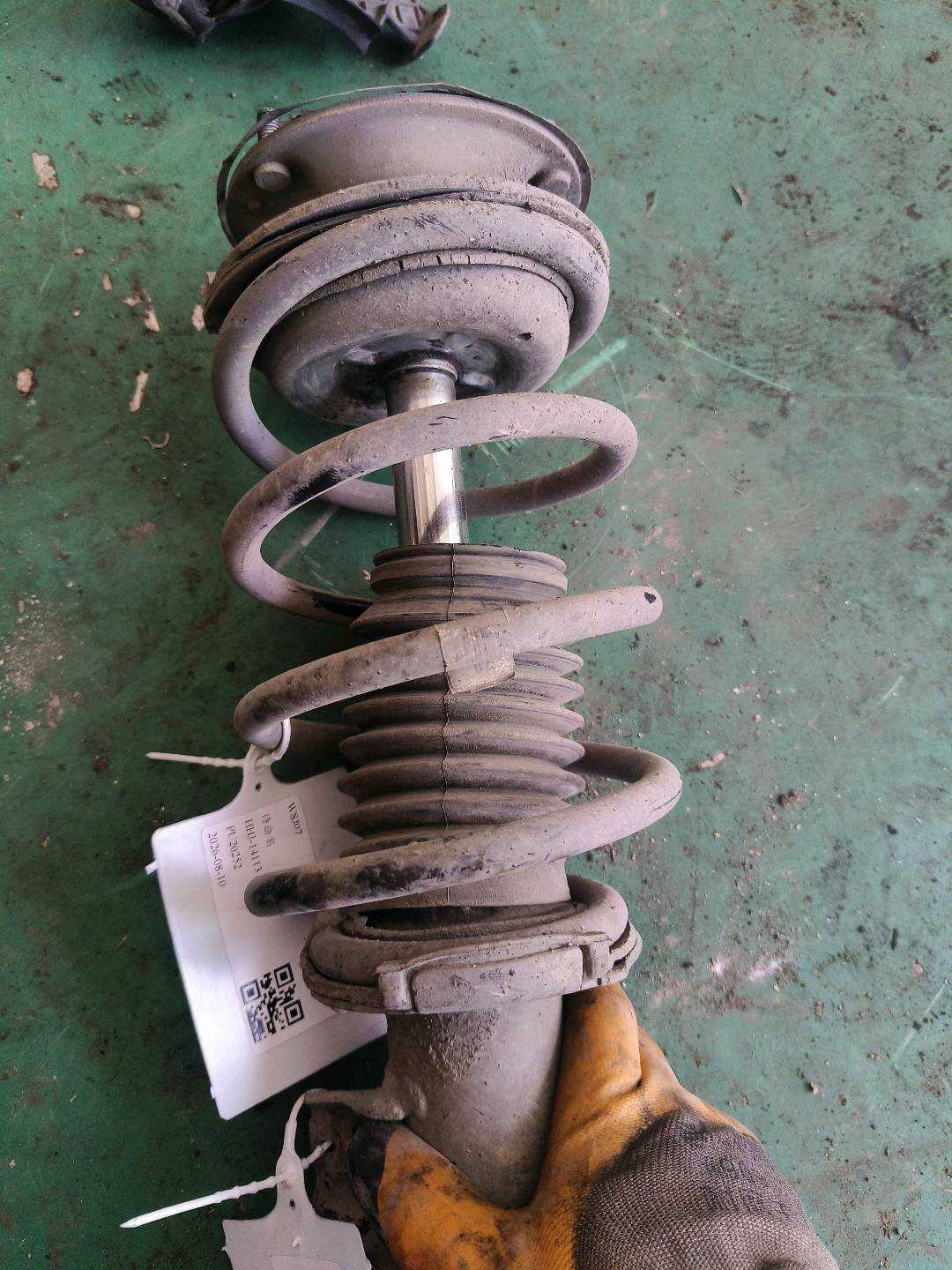 31336795390 Front Shock Absorber Coil Spring