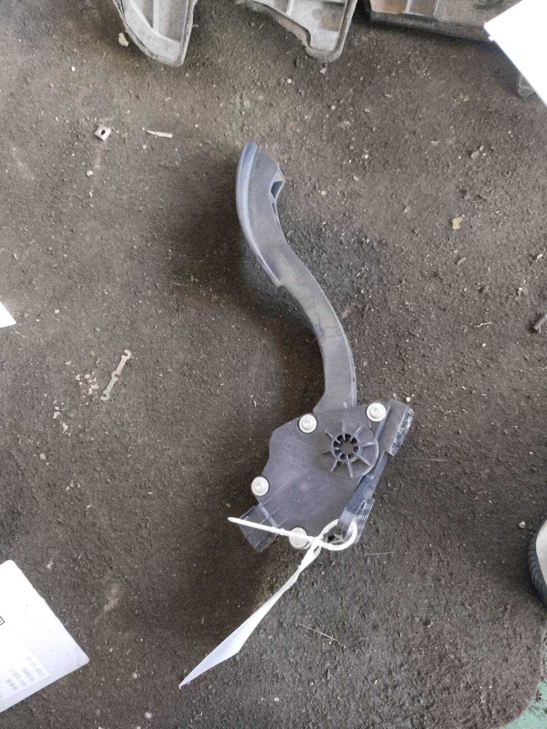 7811033020 Accelerator Pedal