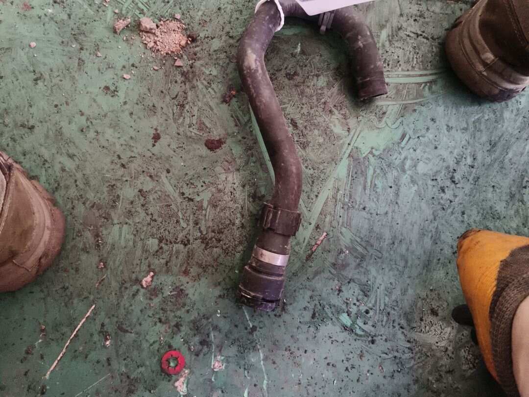 L8RD819376 冷却液软管