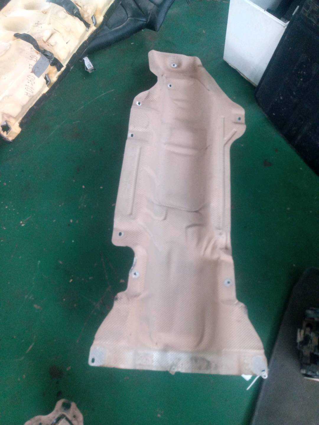 51487290780 排气管隔热罩(中)