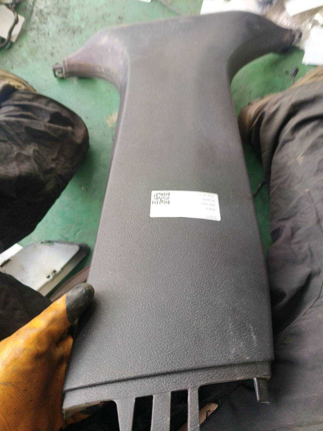 51437369032 B柱内衬(右下)