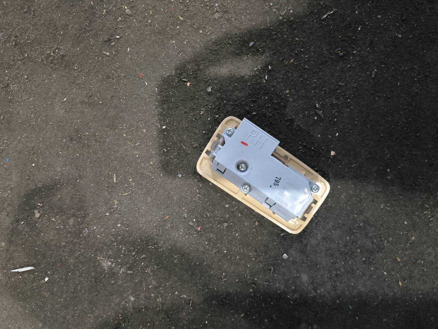 8125033020A0 行李箱灯