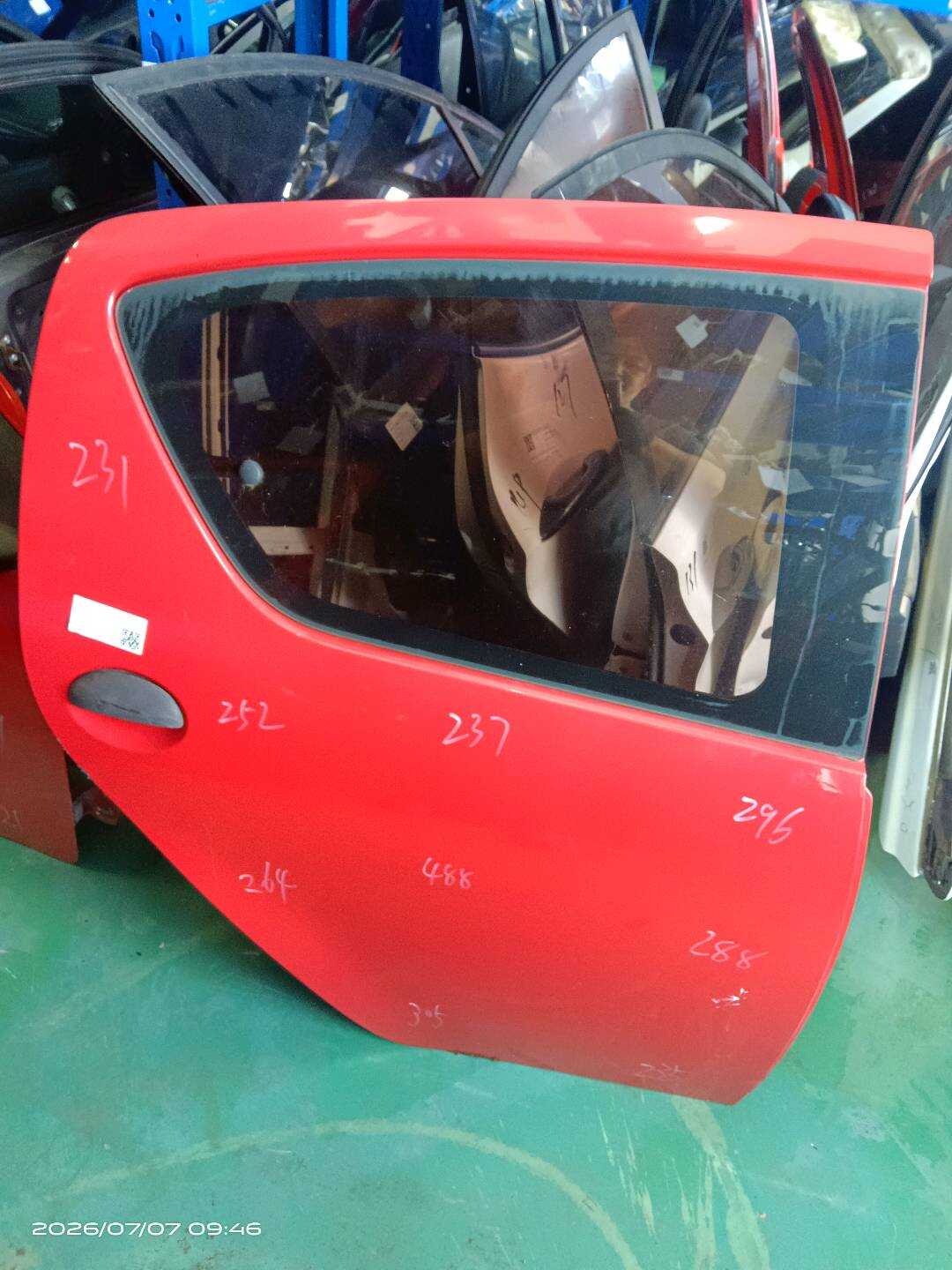 LK620102077 后门壳（右）