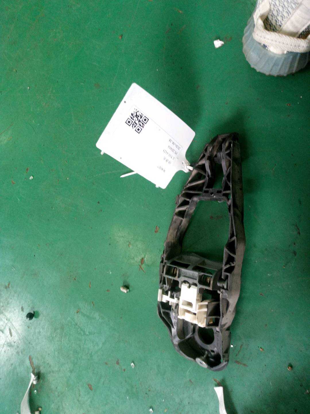 51219881774 前门外拉手固定框（右）