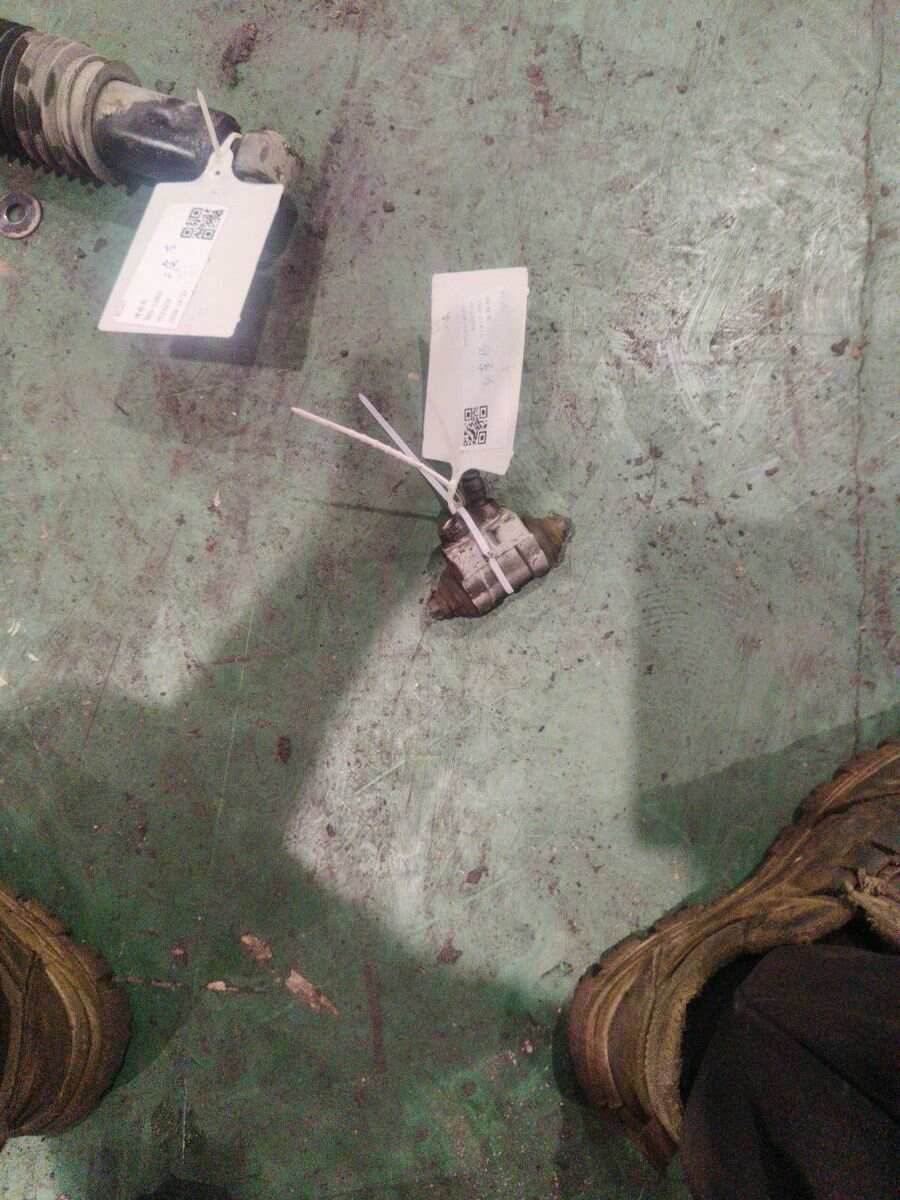 58330F9000 Rear Brake Caliper, Left