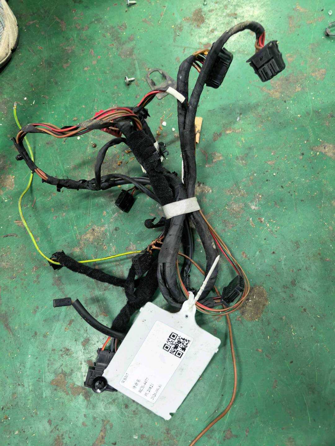 8R0971366T 座椅底架线束