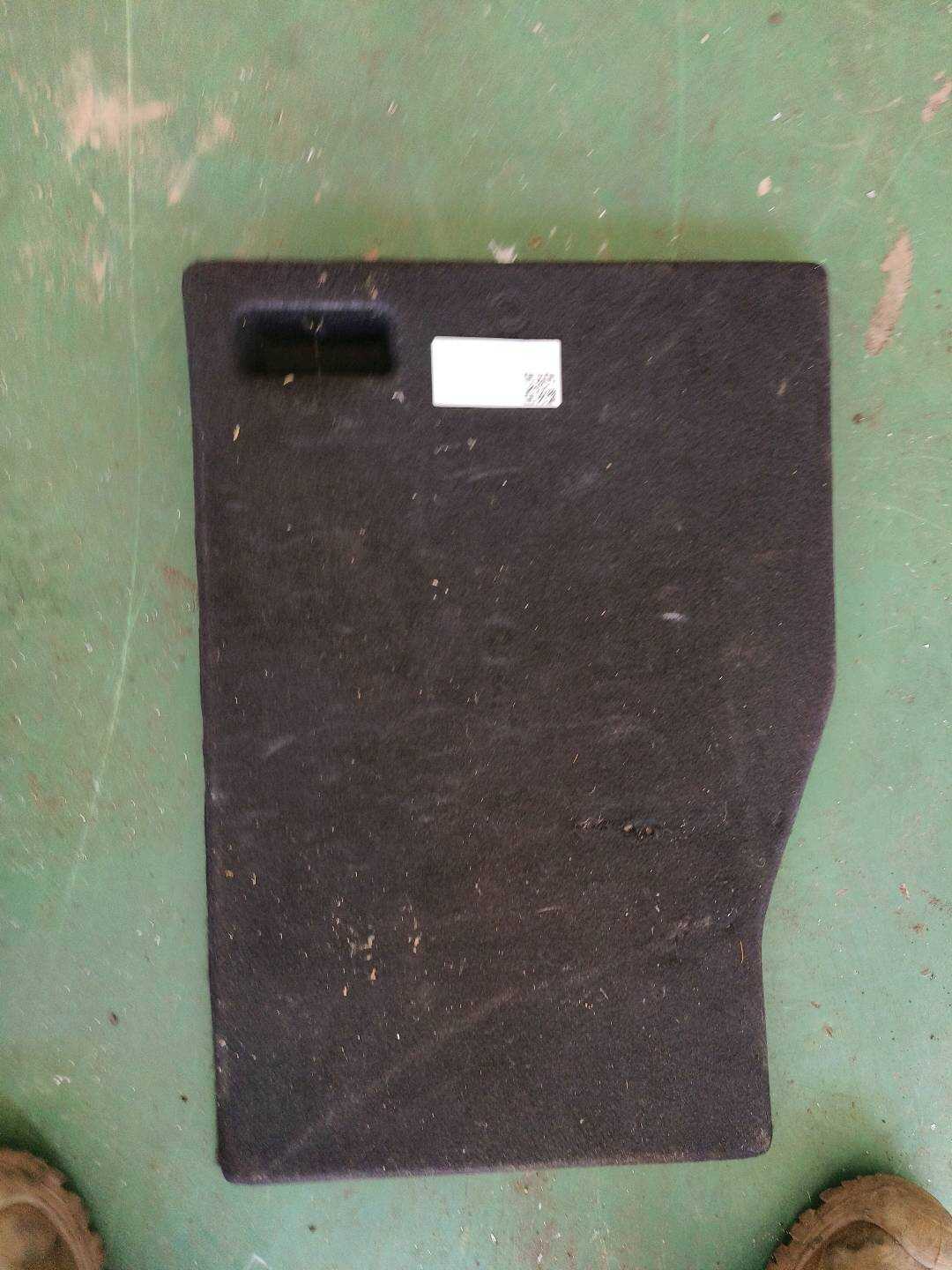A20592402639F08 后座椅靠背面罩（右）