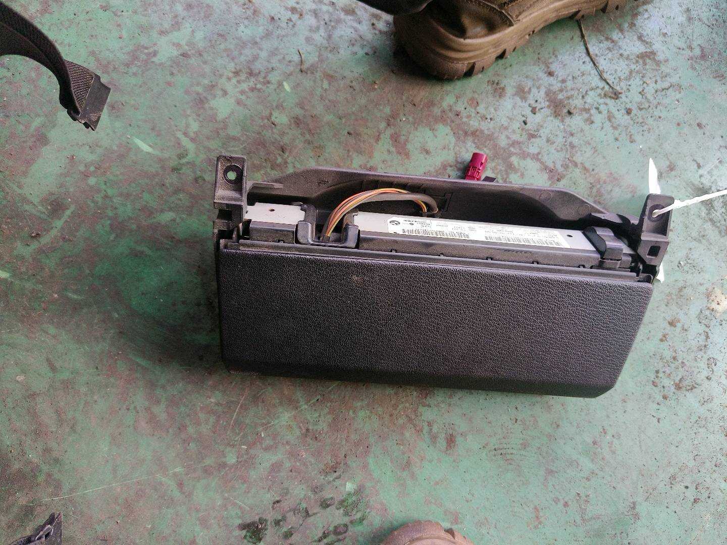 65509210504 仪表台中央显示器