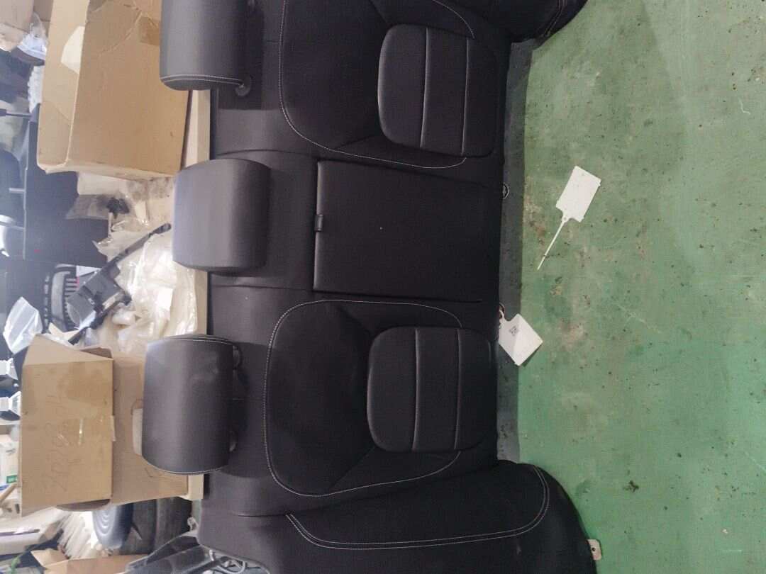 T4N9860QKW 后座椅靠背
