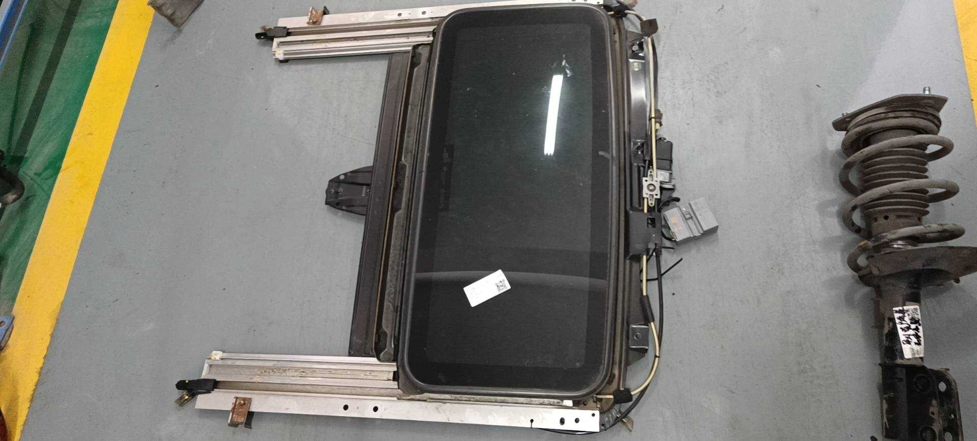 9030850 Sunroof Assembly