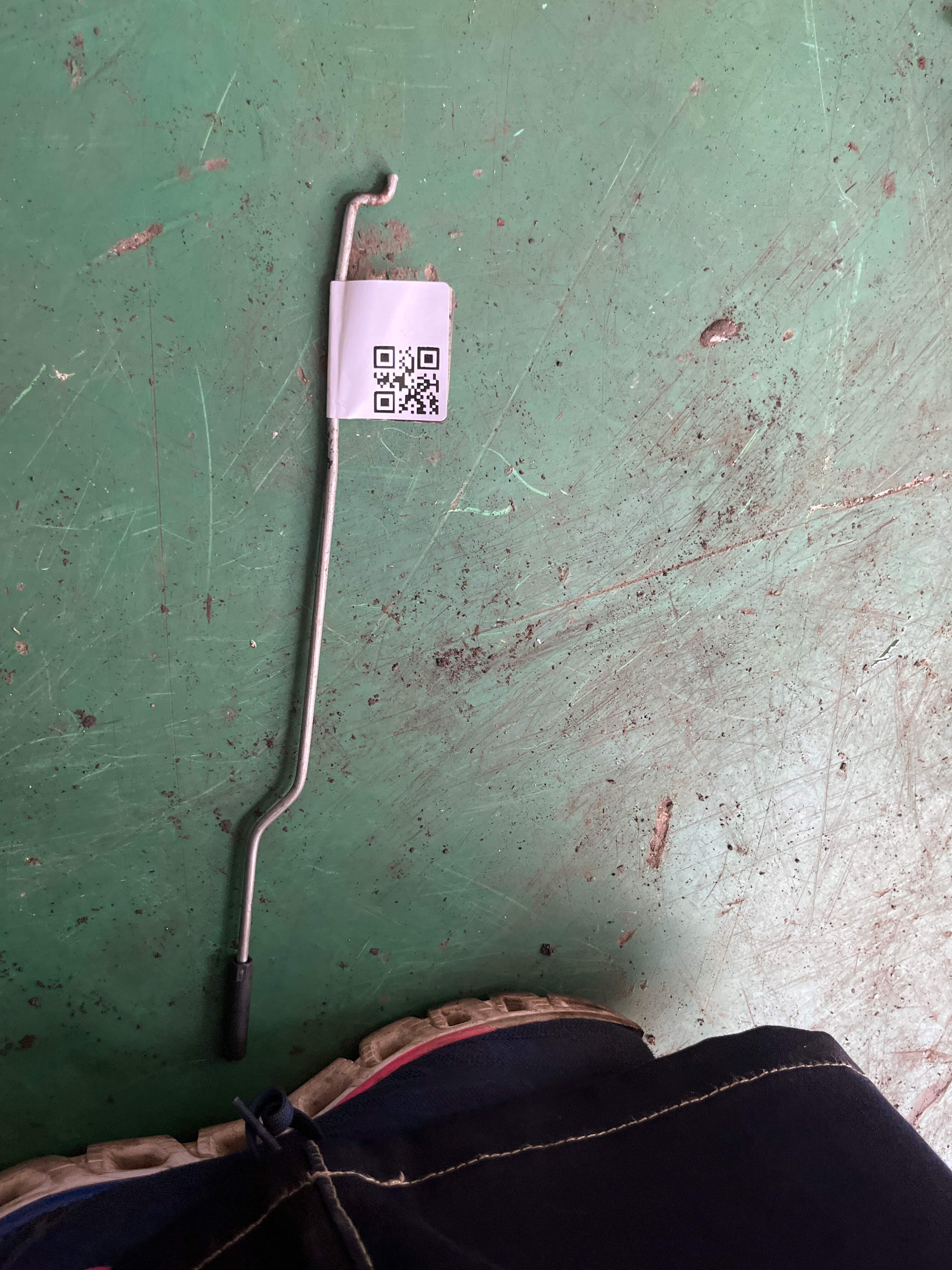 96846101 Front Door Lock Rod, Left