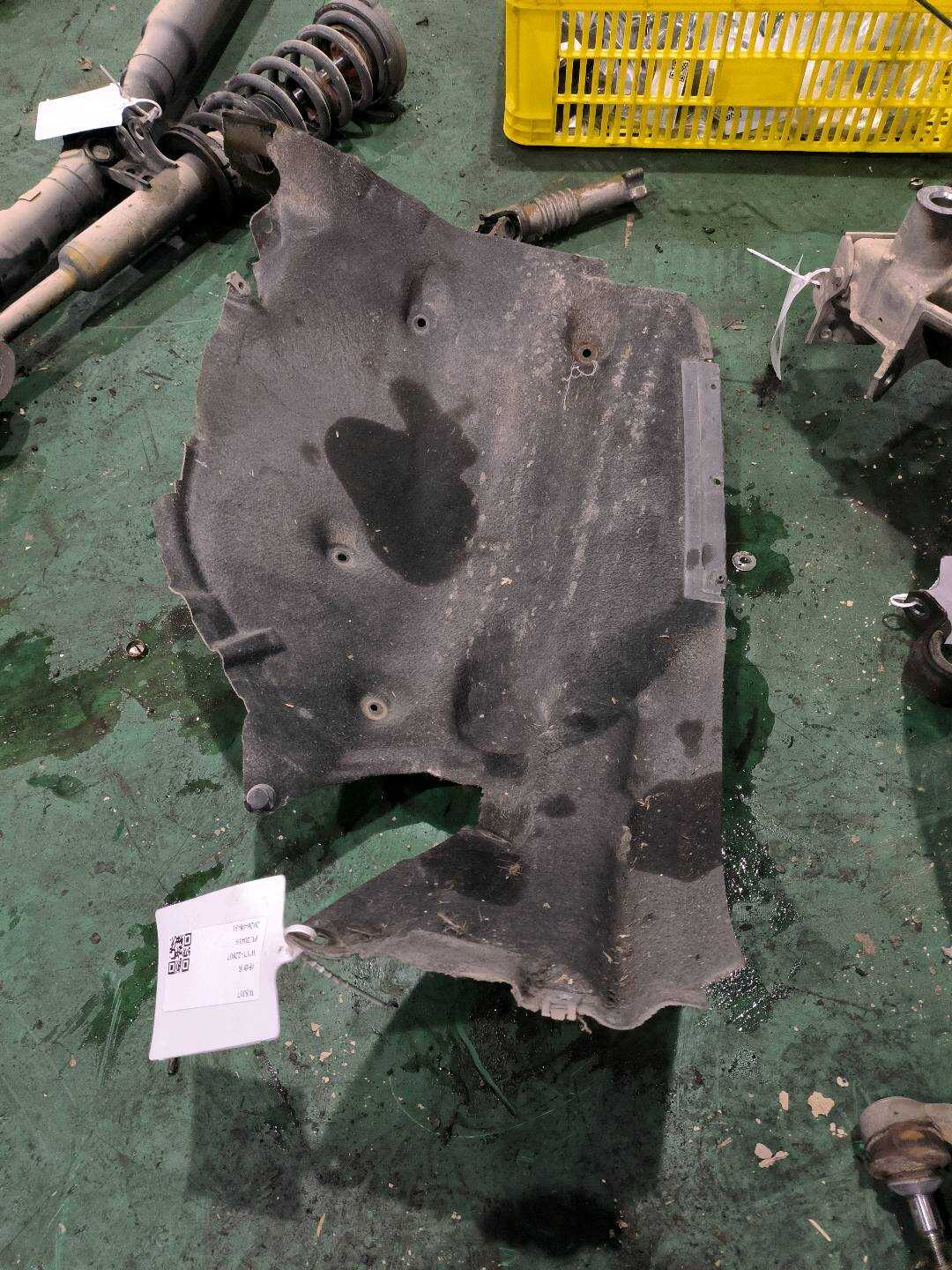 51717193508 前叶子板内衬(右后)
