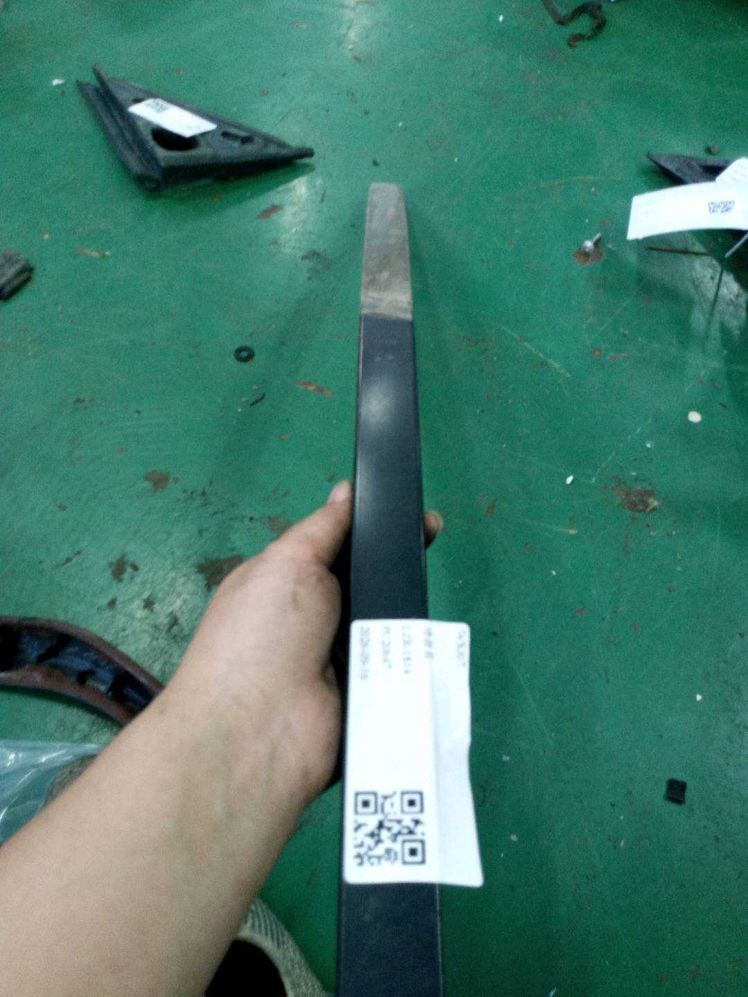 51357317784 后门窗框外饰板(右后)